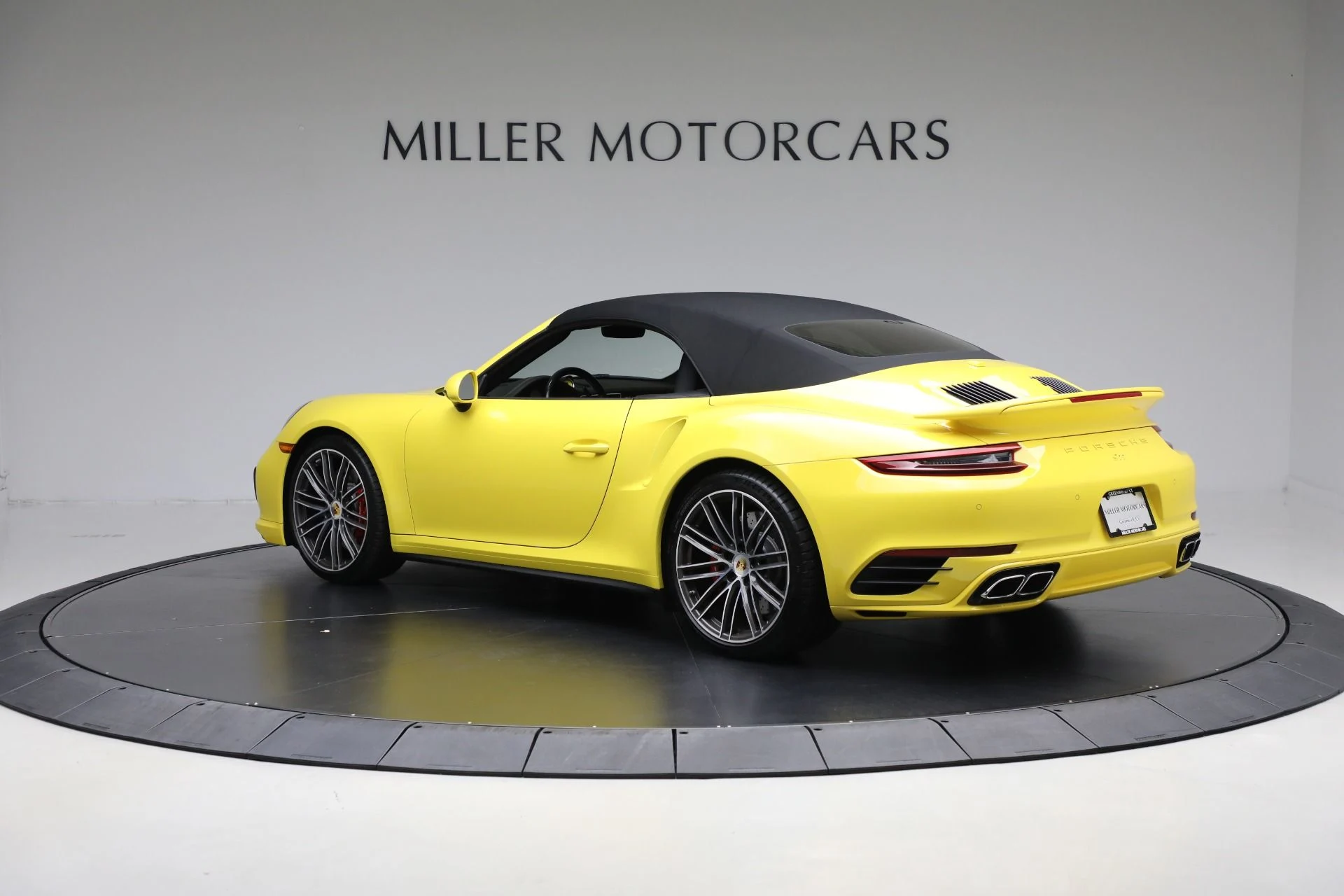 mph027_1392849023_Used_2017_Porsche_911_Turbo_Cabriolet_e2db9eb4b3