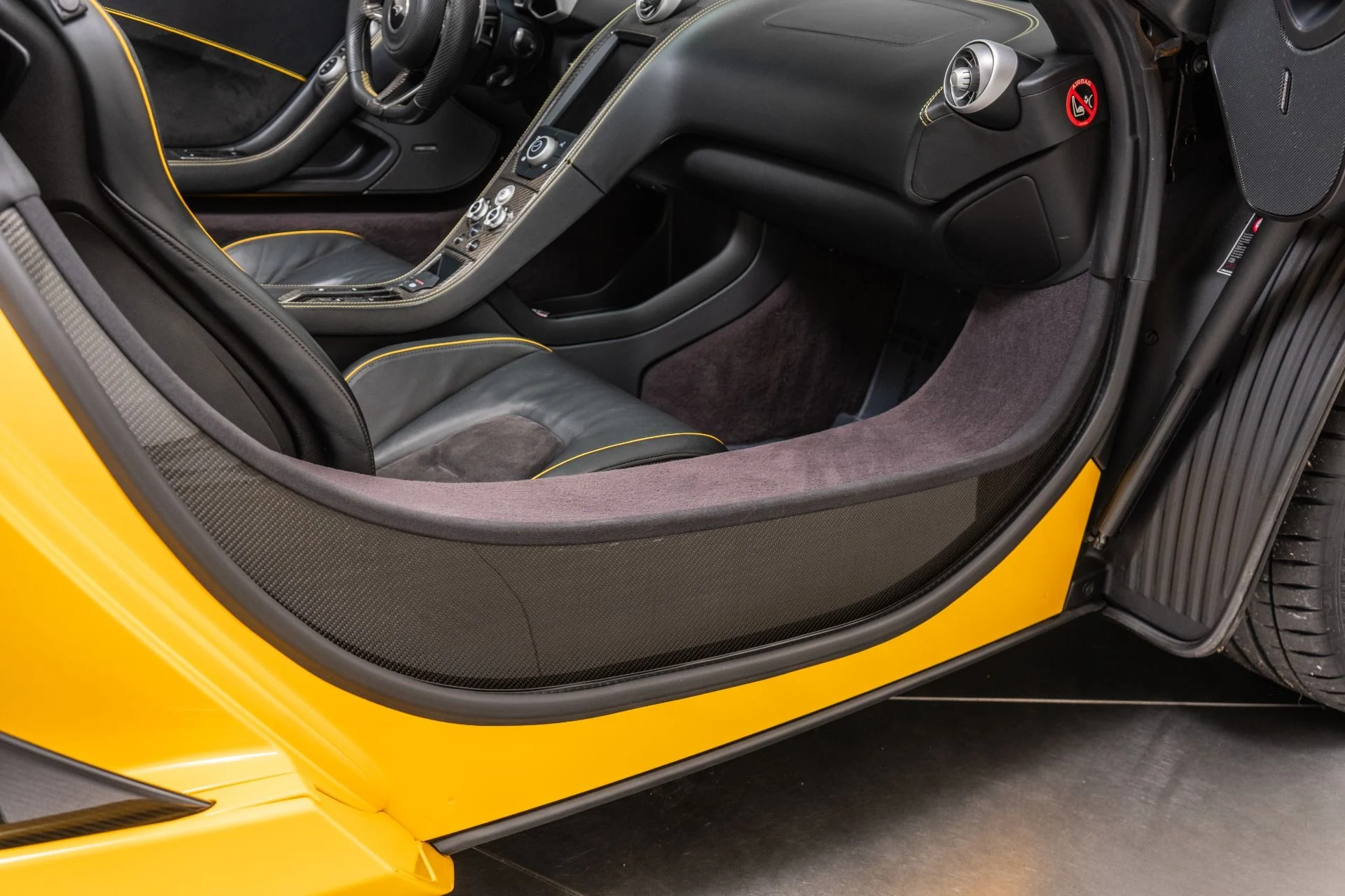 mph027_1404317140_Used_2015_Mc_Laren_650_S_Spyder_1790194559_dd44f05aba