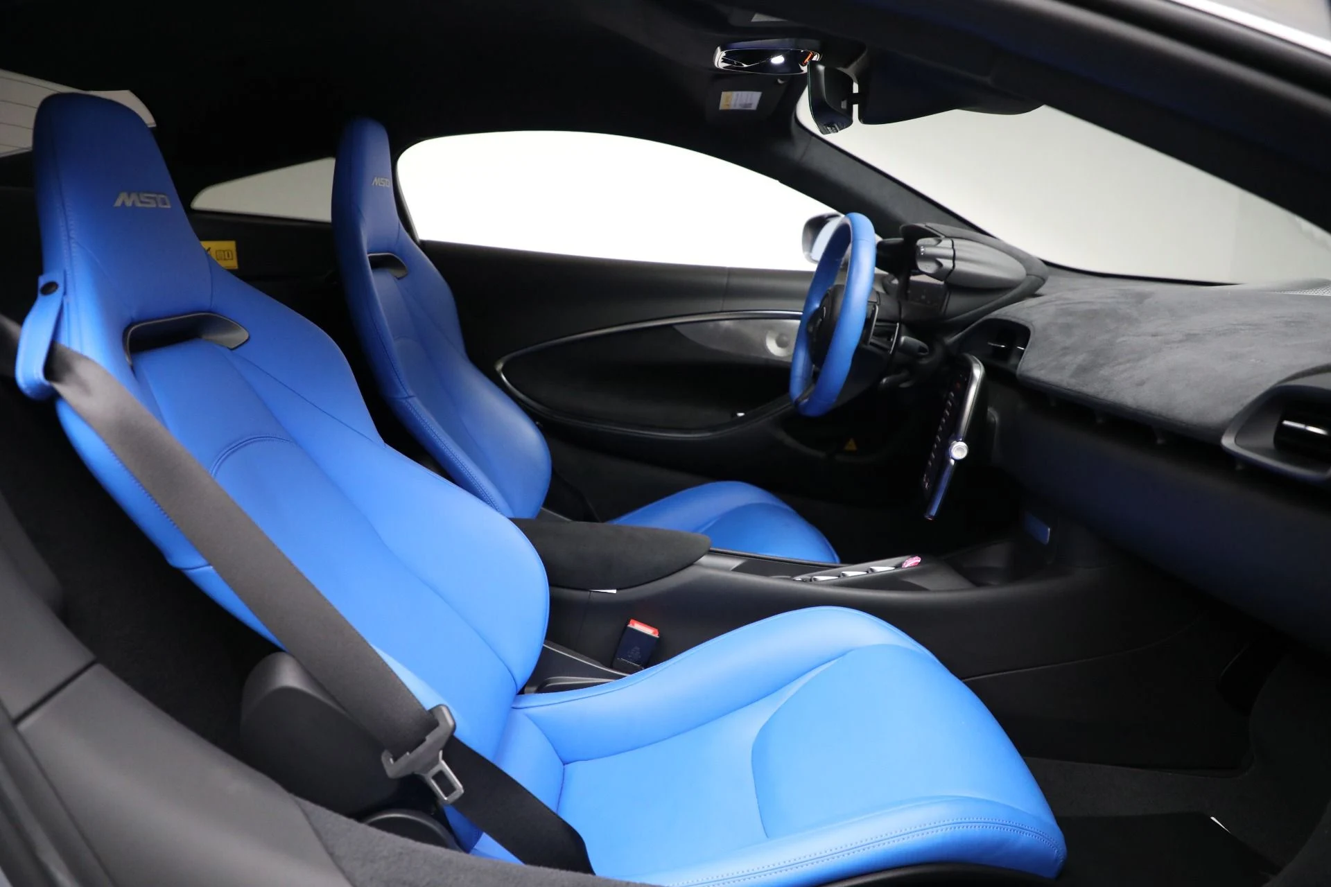 mph027_1405293257_Used_2023_Mc_Laren_Artura_f064820dfc