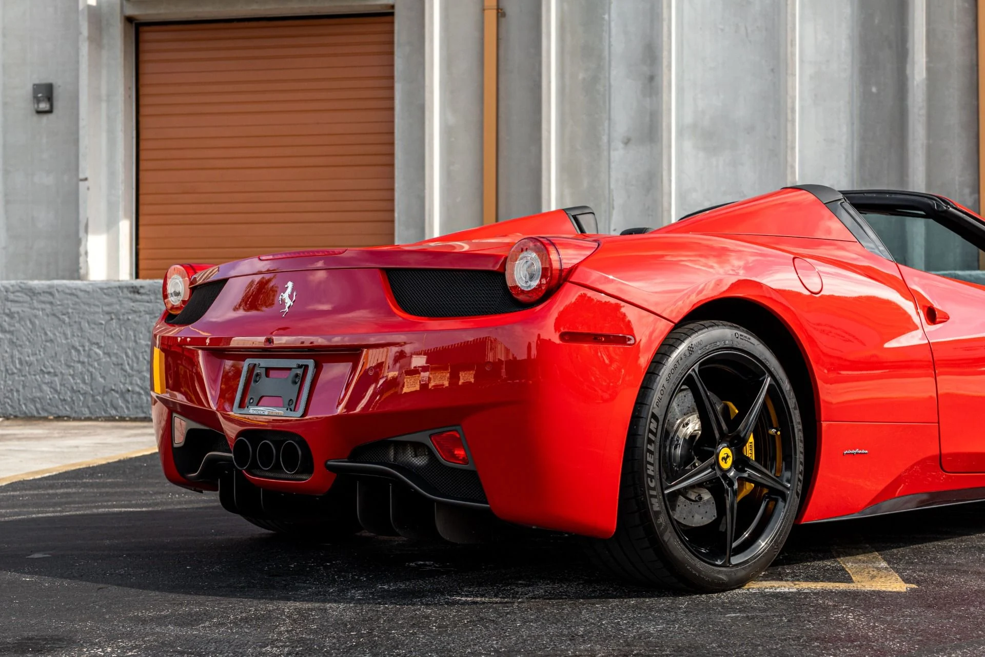 mph027_1437397904_Used_2013_Ferrari_458_Spider_Front_Rear_Parking_Sensors_Front_Lift_Carbon_Dash_Inserts_Central_Bridge_1655238519_e6c71980c1