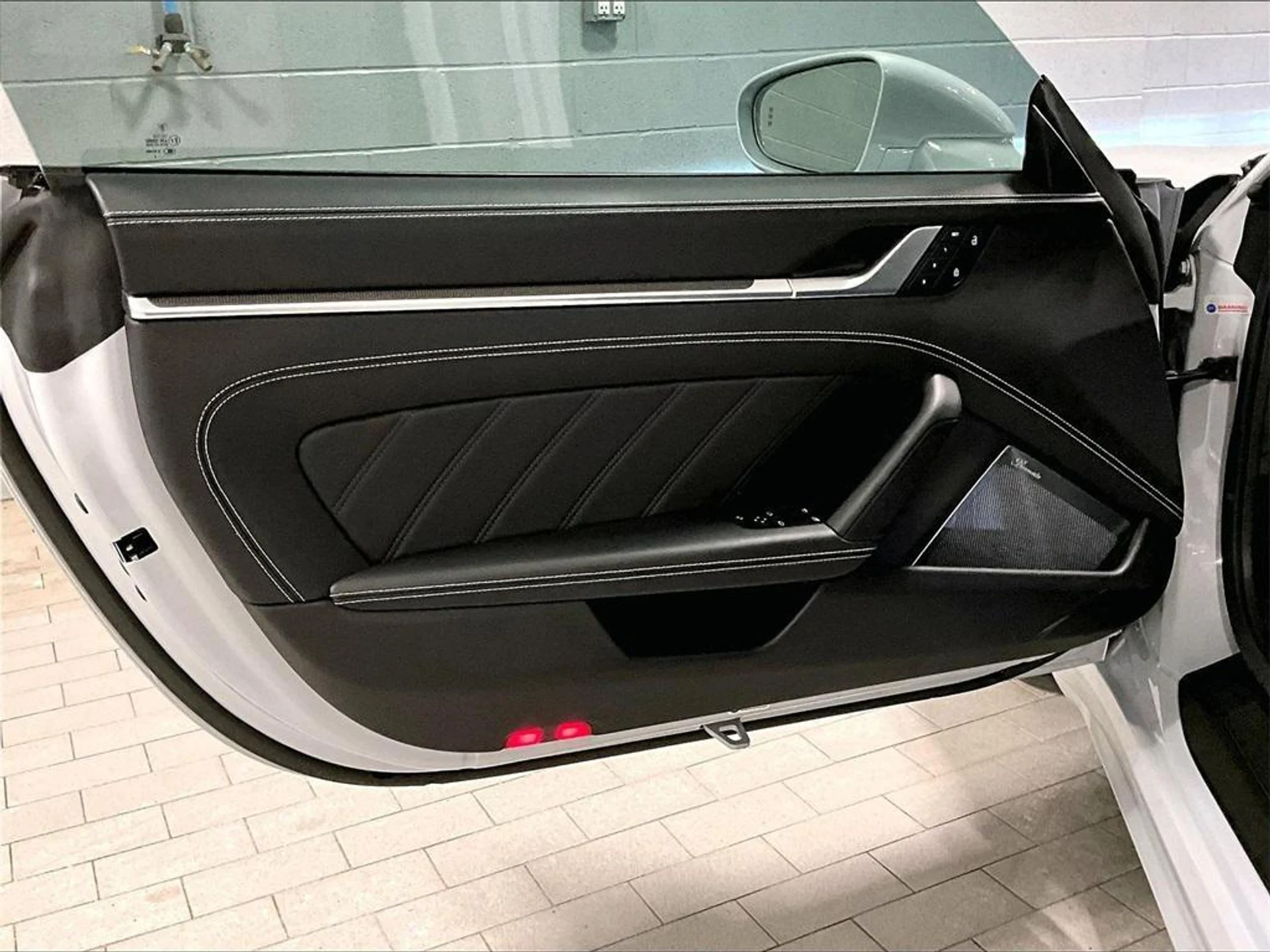 mph027_1486799238_Wh_R_Gne_MOPMZSHD_26_L1a_R3_DO_Ddr_Y_b566c74edb