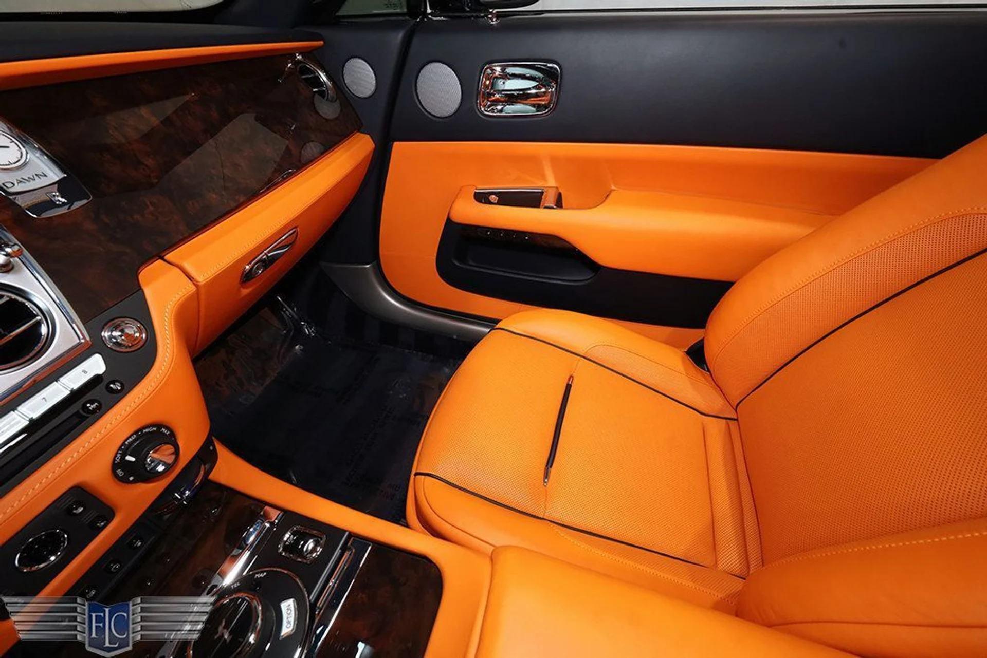 mph027_1504333778_used_2017_rolls_royce_dawn_convertible_9689_22999334_28_1024_d6282d51f9