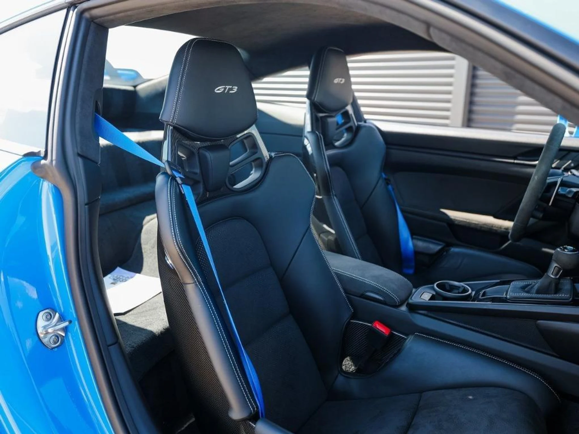 mph027_1506566374_vo_T_Hs_U_Tf_C3y8_XEYZM_M4_AW_Ds_S_Tc_3fe747b5f8