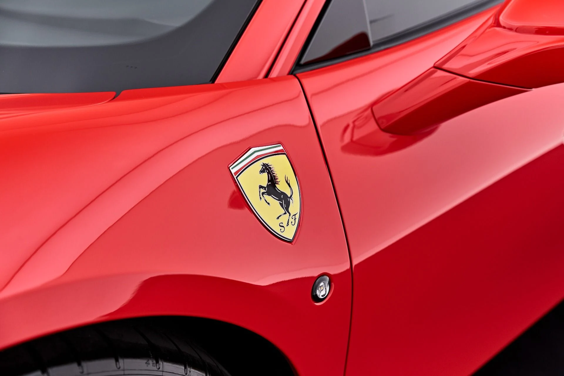 mph027_1513629730_Used_2020_Ferrari_F8_Tributo_Base_1787788428_012bb3b87d