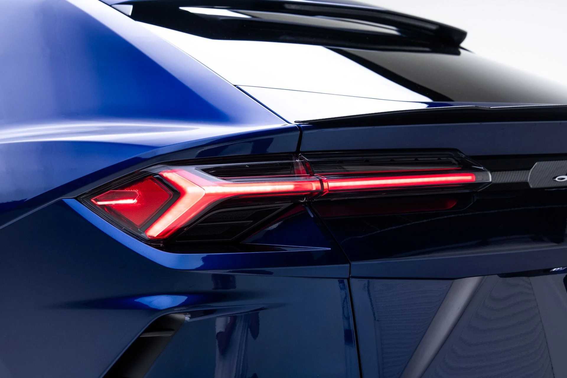 mph027_1527304312_Used_2022_Lamborghini_Urus_1775598124_6fe1f46395