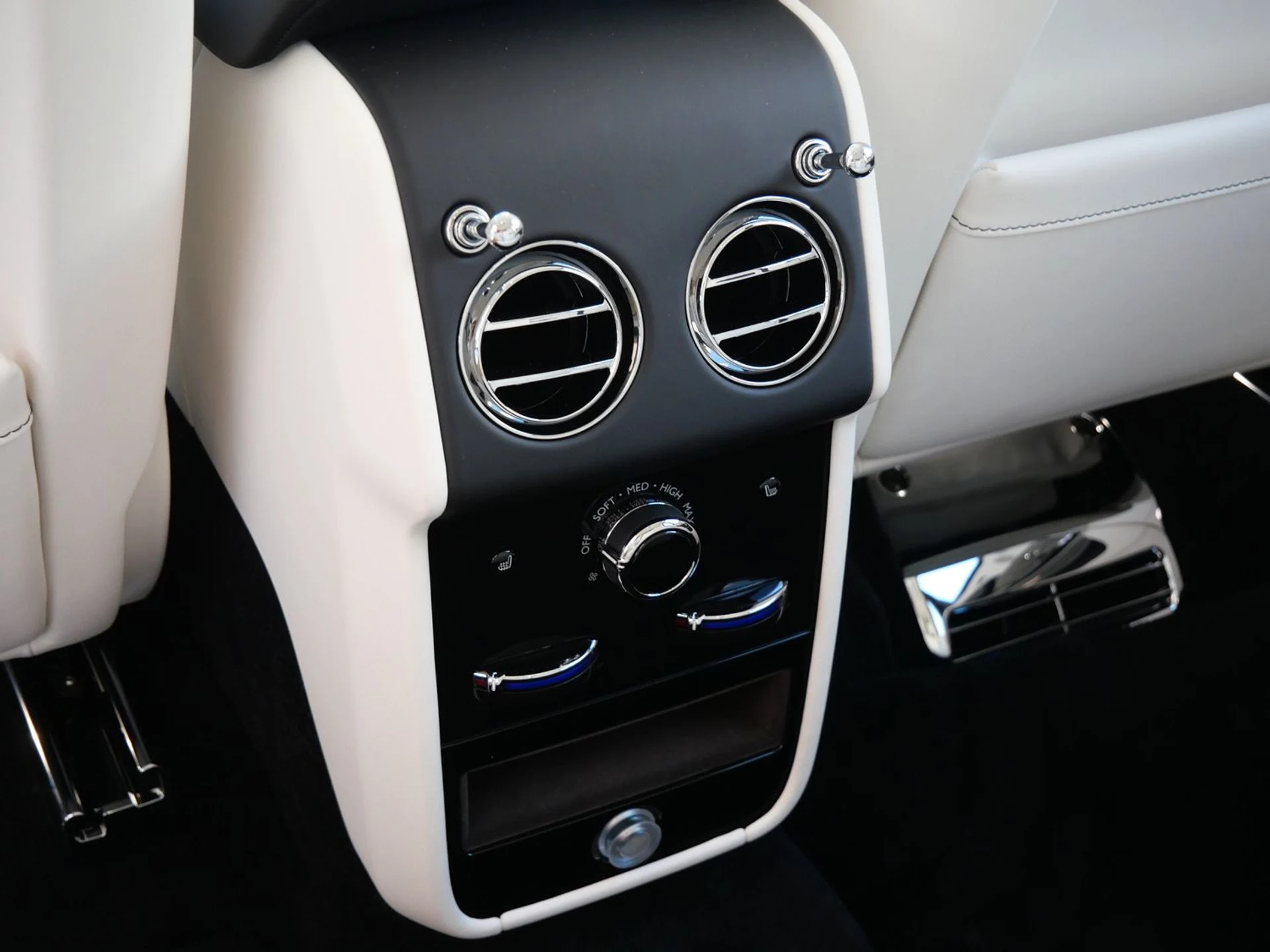 mph027_1542103157_ad346381d66b94d16179270c95755a55x_31bdc1dd18