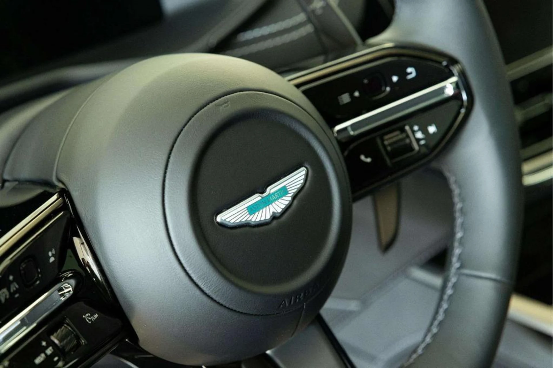 mph027_1559383191_C_Whtd_LZ_Wf_I_Bb_4ikz_3_Yn_M_Ehos_730b687134