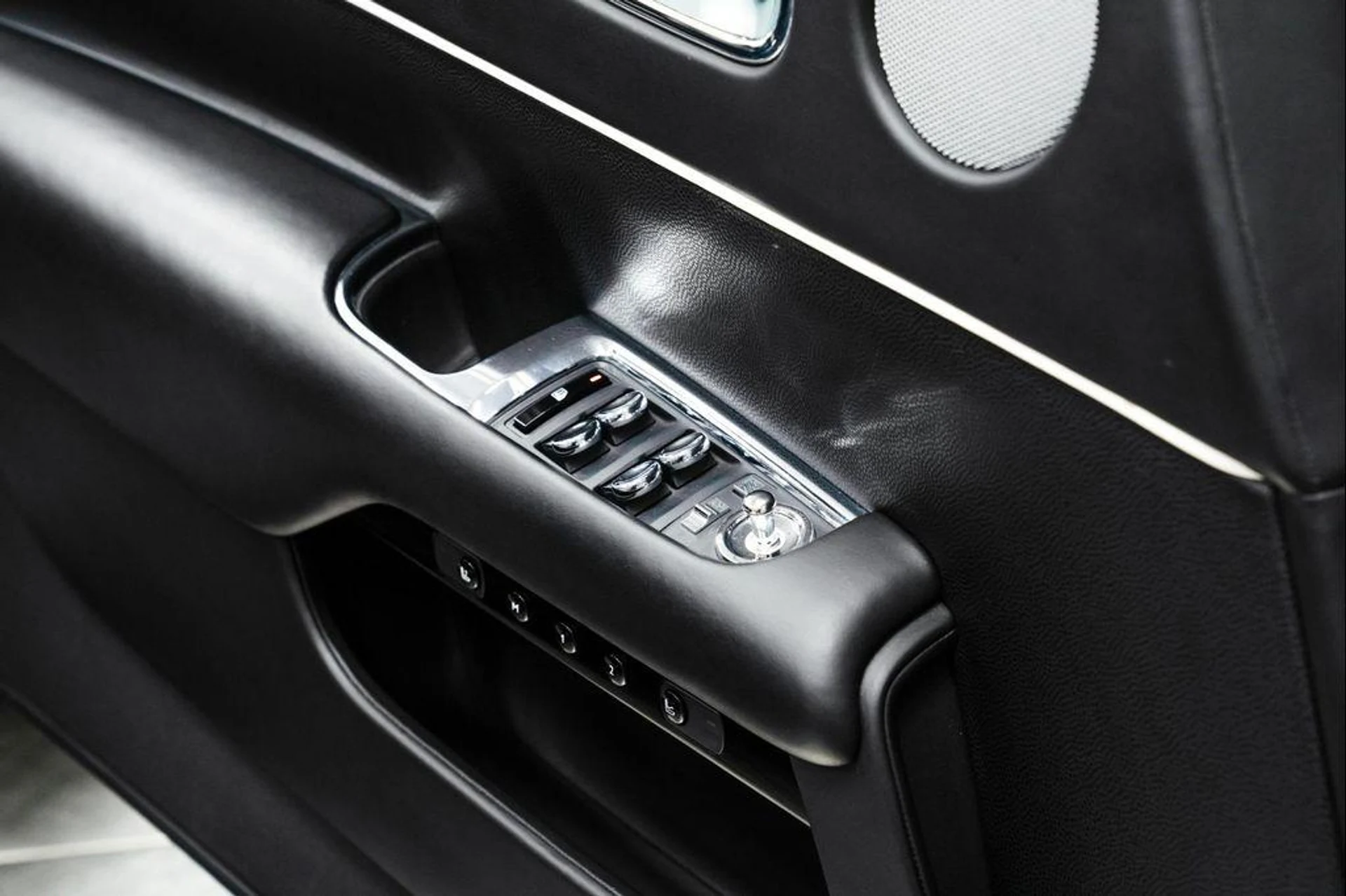 mph027_1560909910_I10_I_lvrg_Tn0_Y1_P_R_Mog_Xvsg_A_71cde9f19f