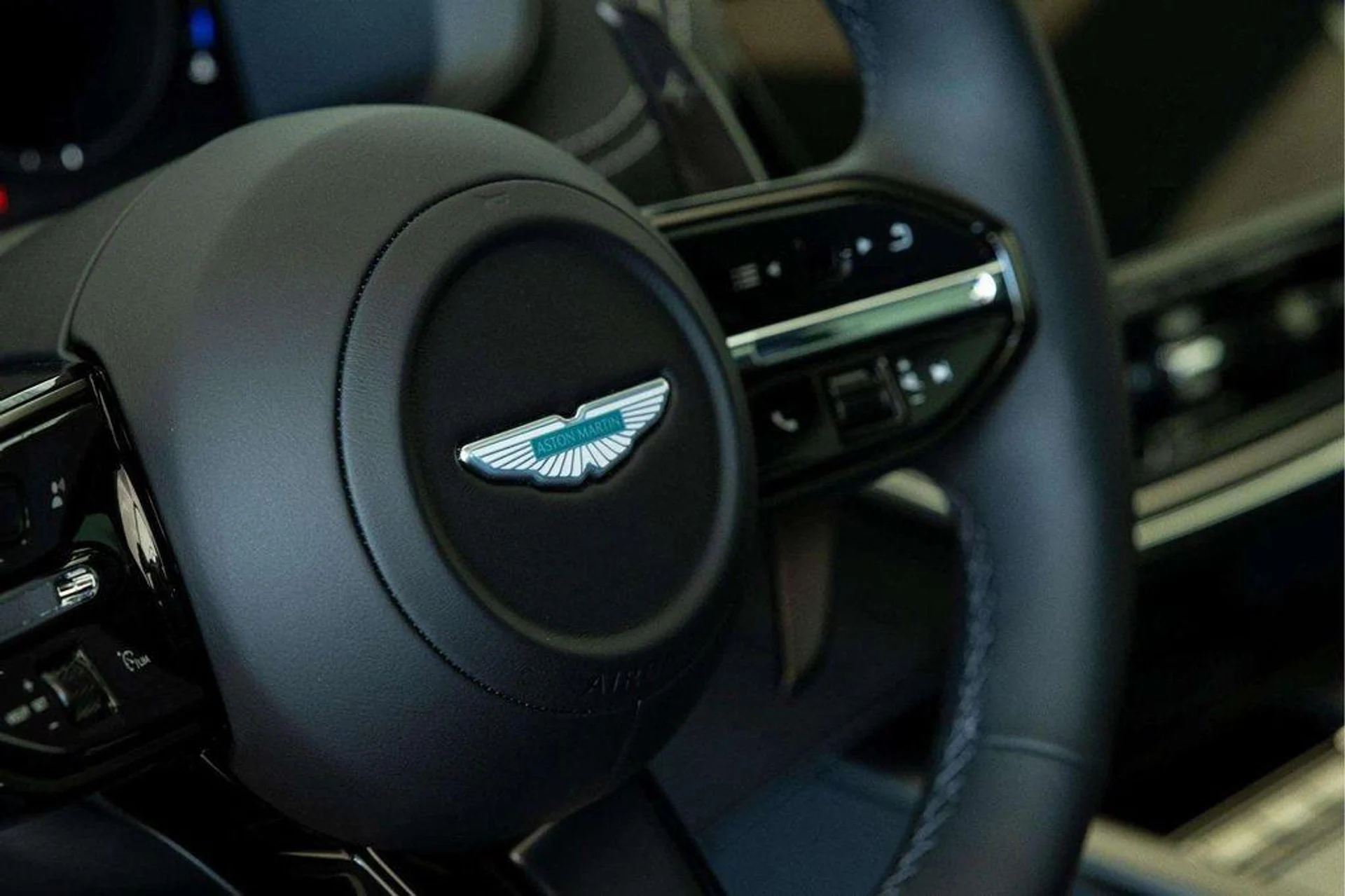 mph027_156226524_X7qdsy_Pcgk_AIQ_Miz_Bzi_Abdd0z_TE_9a4c7b9bd6