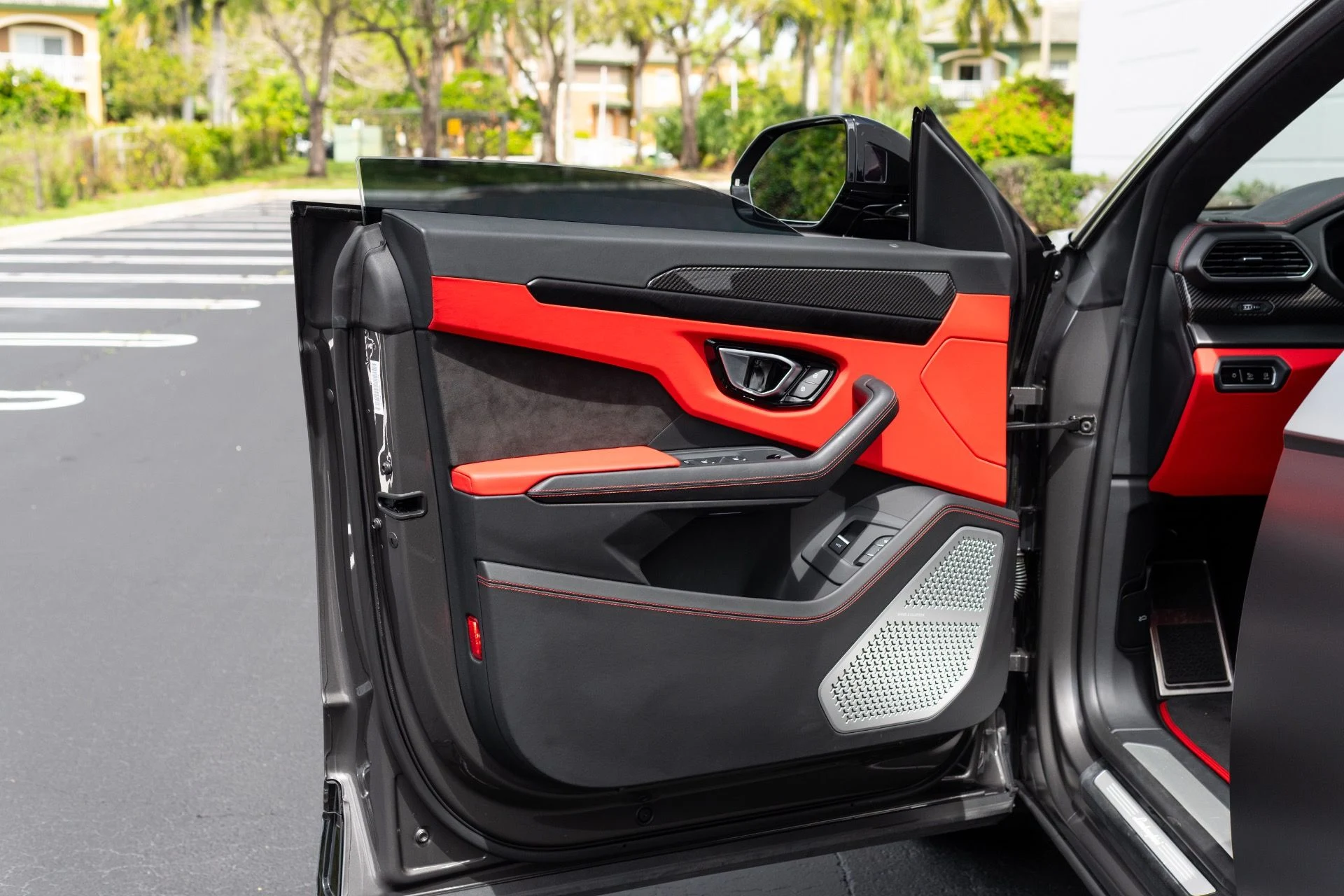 mph027_1562590666_Used_2022_Lamborghini_Urus_1773951394_aa7d9edfc3