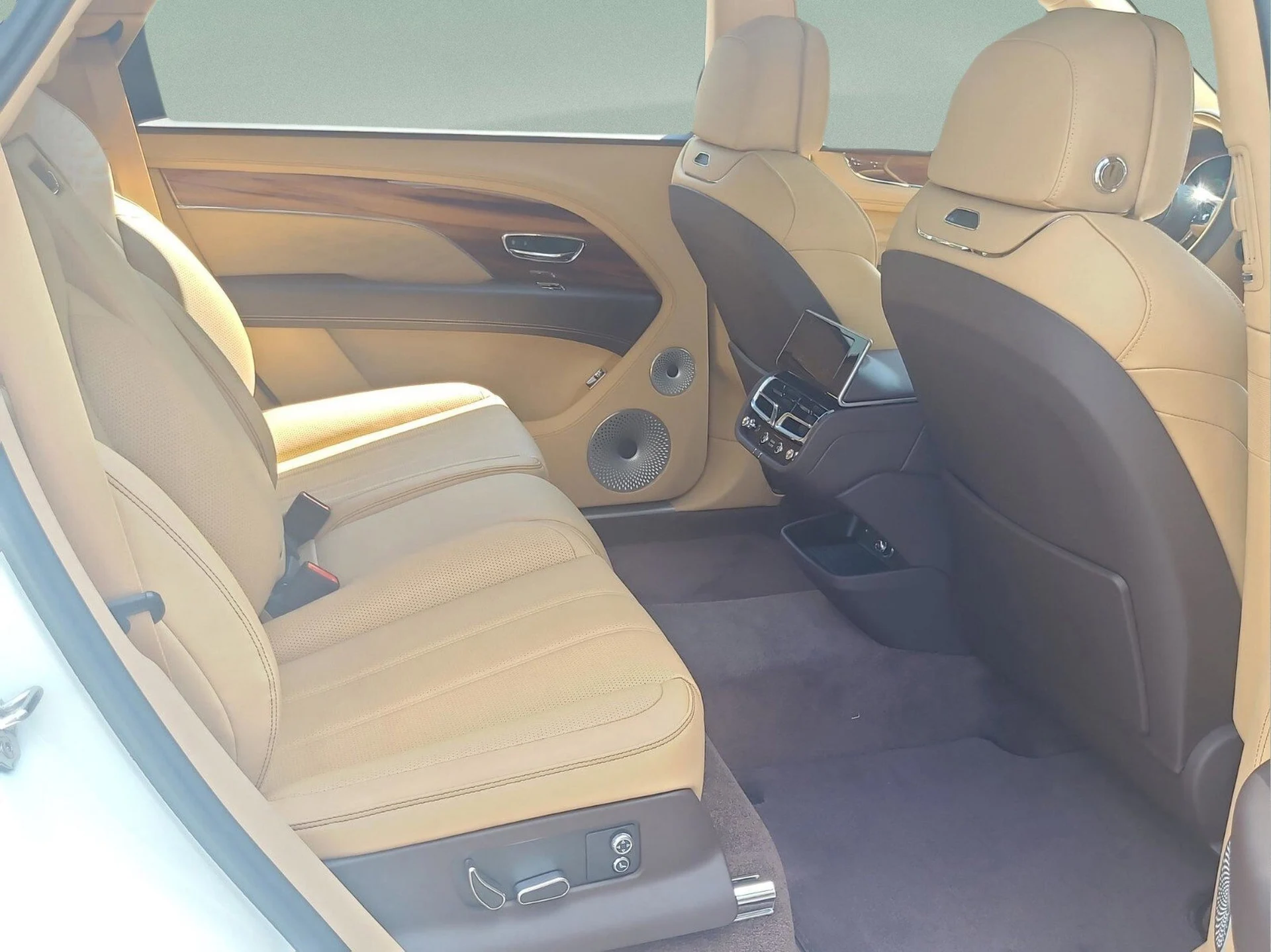 mph027_156455529_a97cd01d0e77b0d6cb5572835007dd3fx_4023acdb76