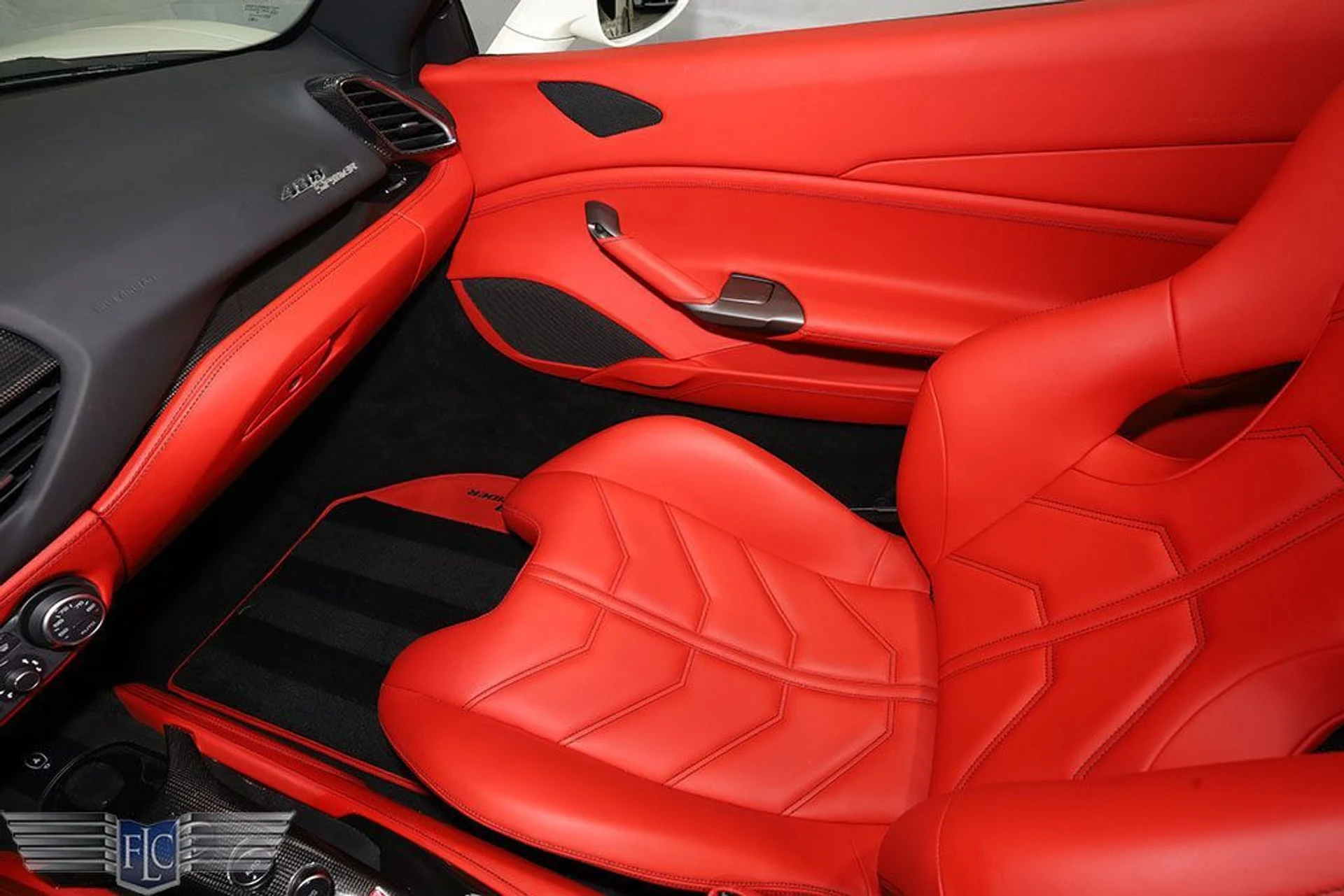 mph027_156489067_used_2019_ferrari_488_spider_convertible_9689_22223327_28_1024_003b5f2688