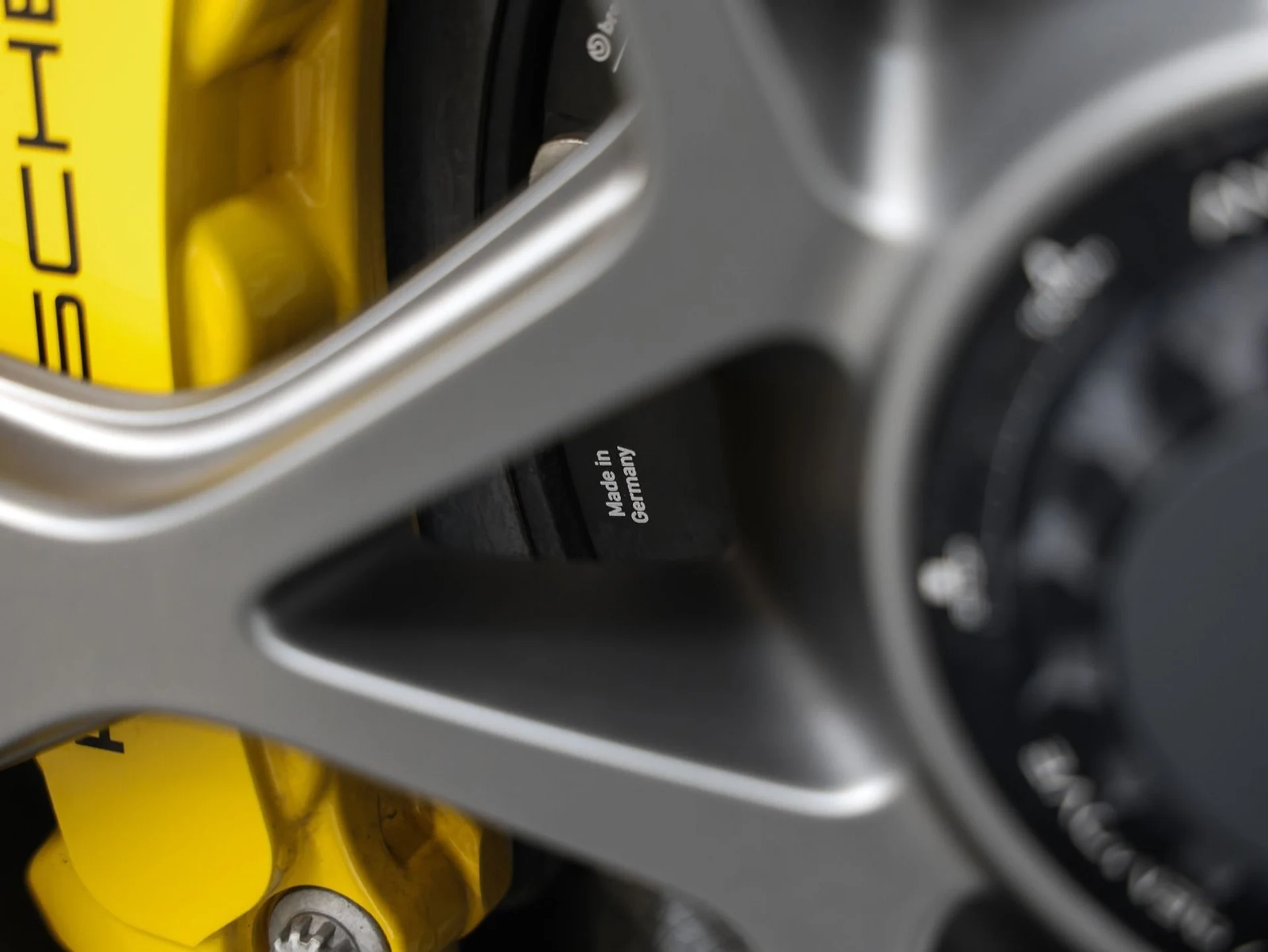 mph027_1567994372_28_f339738951