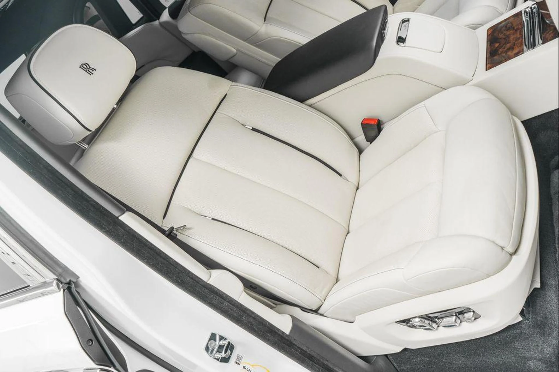 mph027_1572637936_P9r77_IGJ_7m_E_Rfm_RYU_D0_Q_Kk_C_Zn_Q_2cee4db8f1