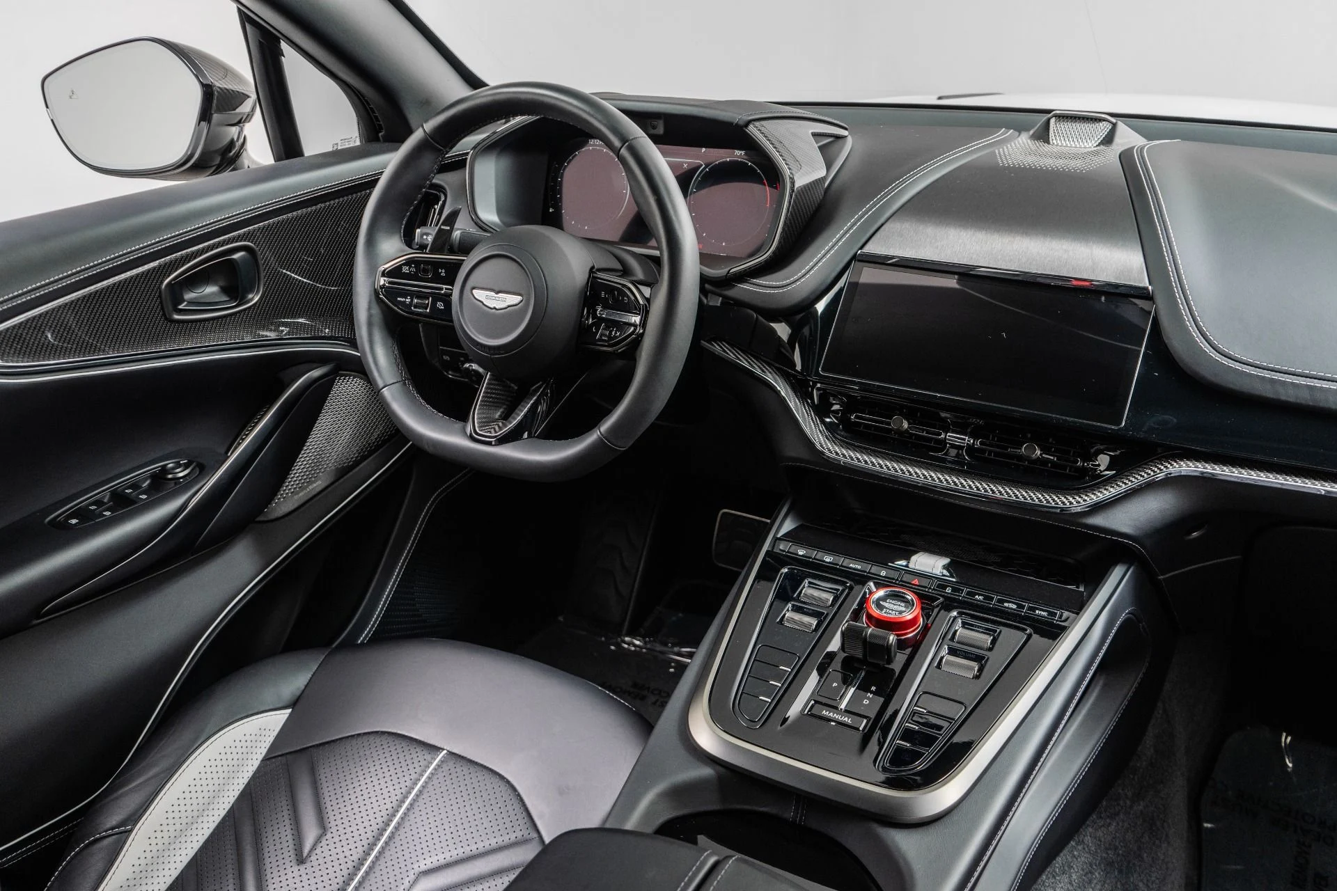 mph027_1592684550_Used_2026_Aston_Martin_DBX_S_1792083378_05cc136383