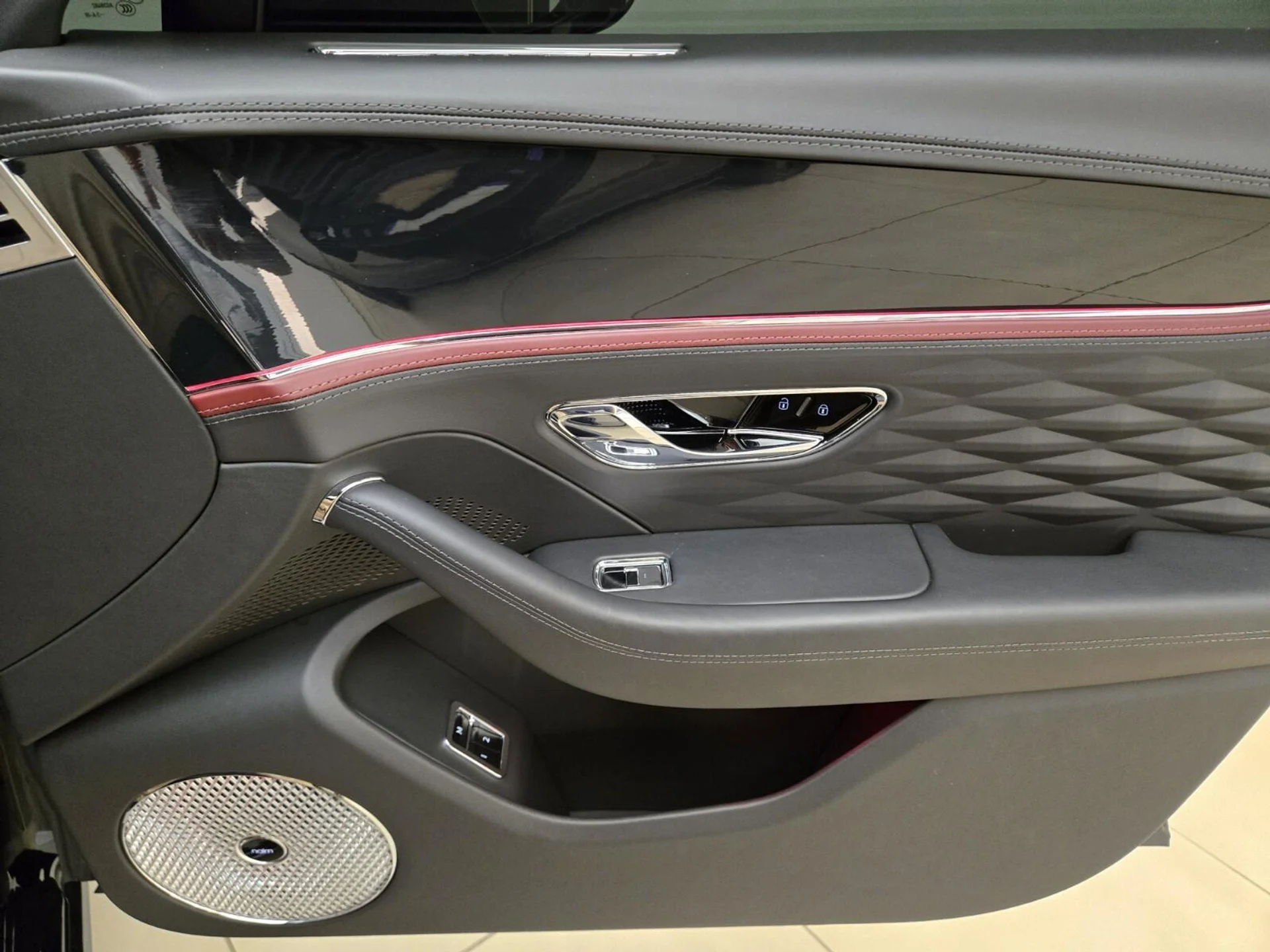 mph027_159436485_Used_2024_Bentley_Flying_Spur_Speed_Edition_12_1768891275_03657e3af3