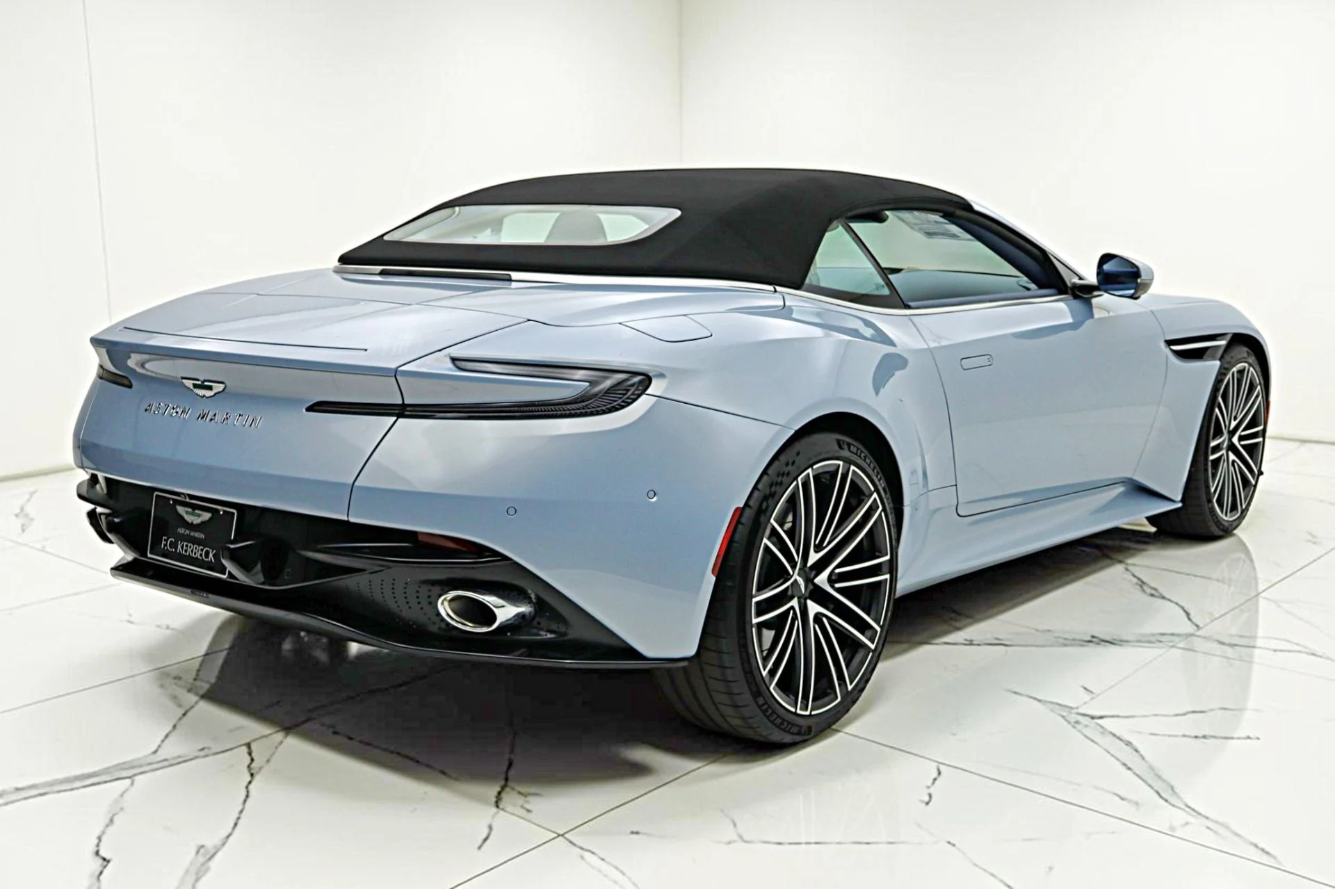 mph027_1598063088_New_2026_Aston_Martin_DB_12_Volante_153993aa09