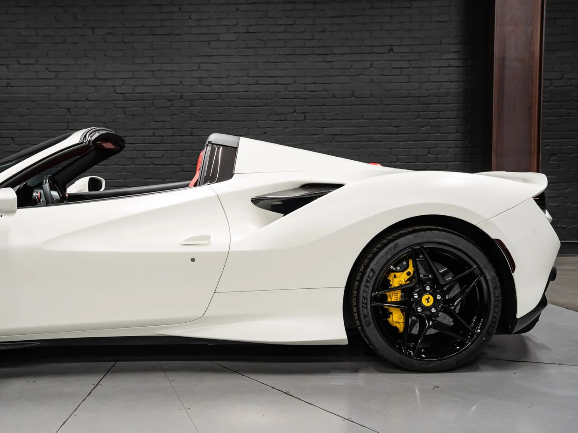 mph027_160498261_ferrari_f8_spider_2022_2293dda9fc