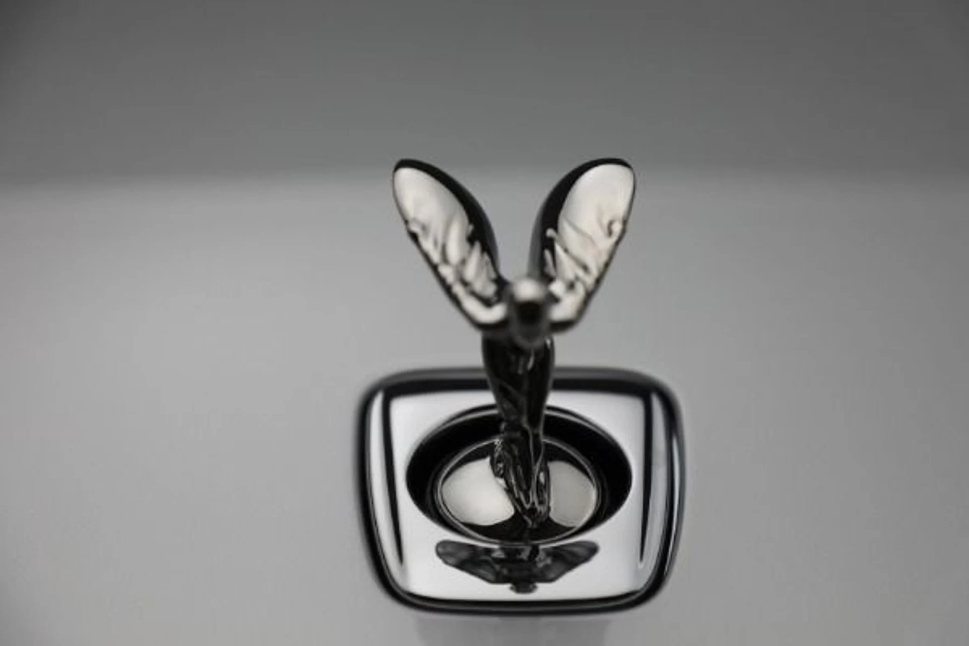 mph027_1606132789_New_2024_Rolls_Royce_Spectre_7d7cfde3ab