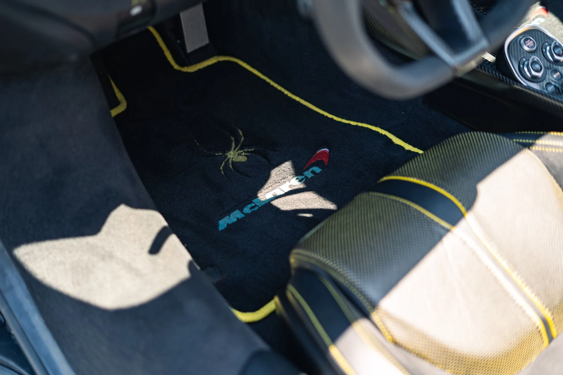 mph027_1612473265_Used_2019_Mc_Laren_570_S_Spider_1781728505_d310df8599