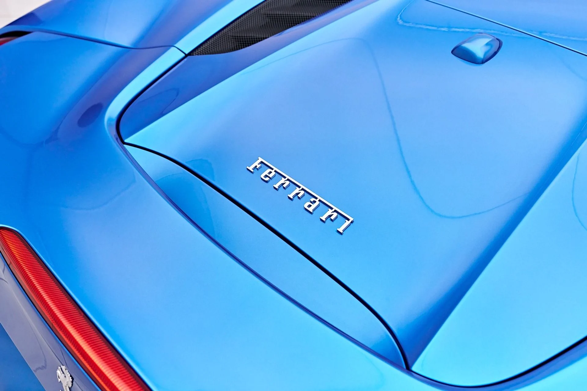 mph027_162633080_Used_2016_Ferrari_488_Spider_Base_1736016908_87491ed7bd