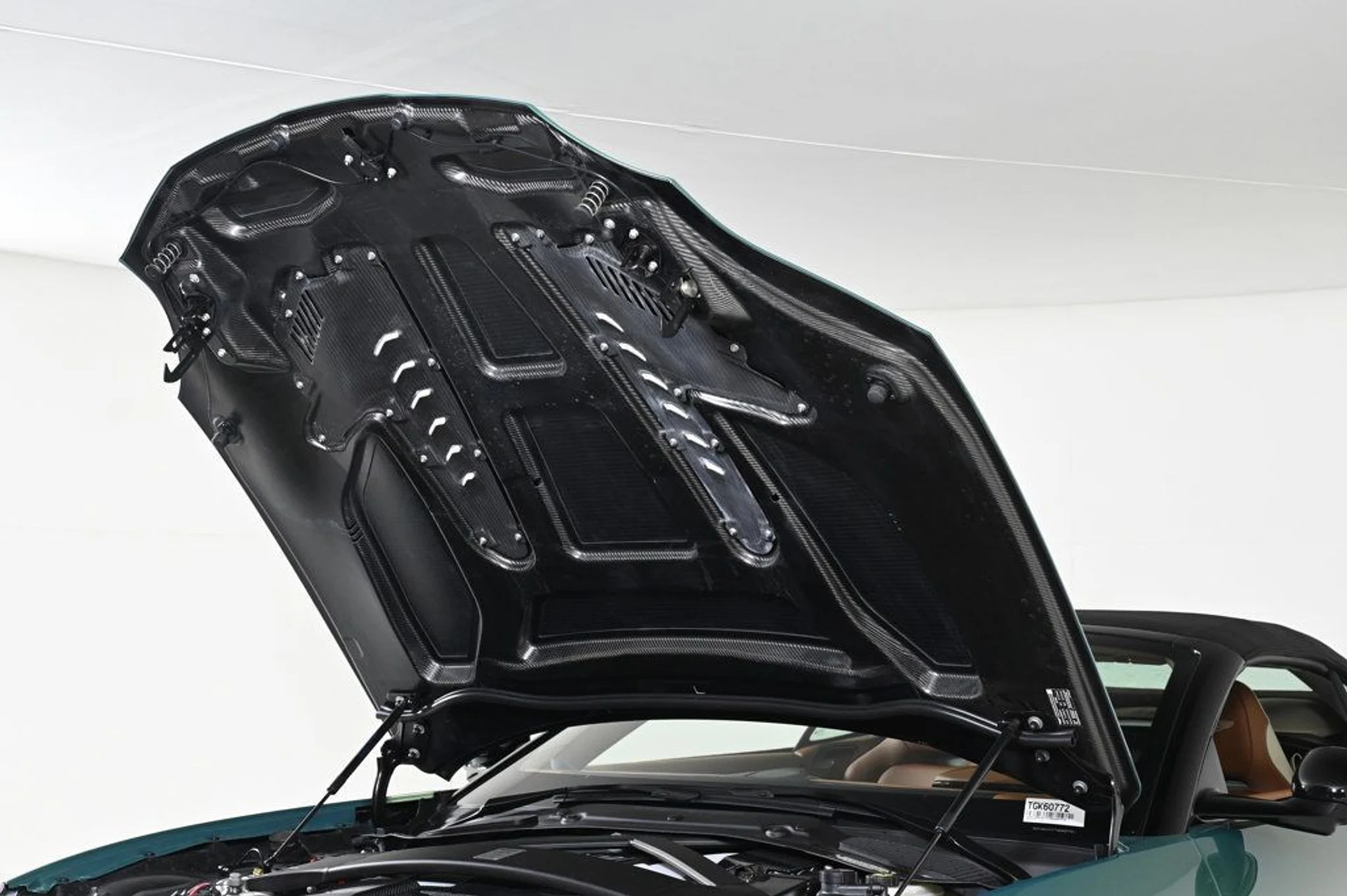 mph027_1626433622_new_2026_aston_martin_vanquish_volante_11350_22936963_27_1024_4b2f15a728