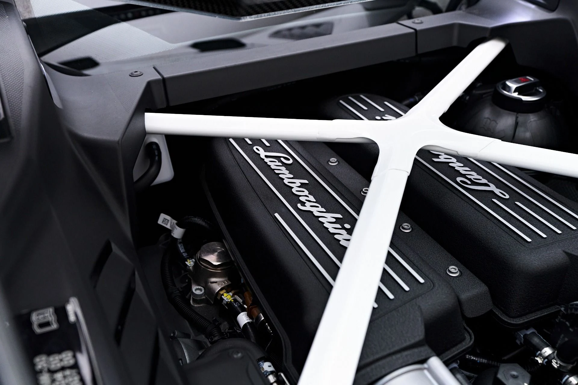 mph027_1626614567_Used_2023_Lamborghini_Huracan_Tecnica_Base_1750384074_4ed8486485