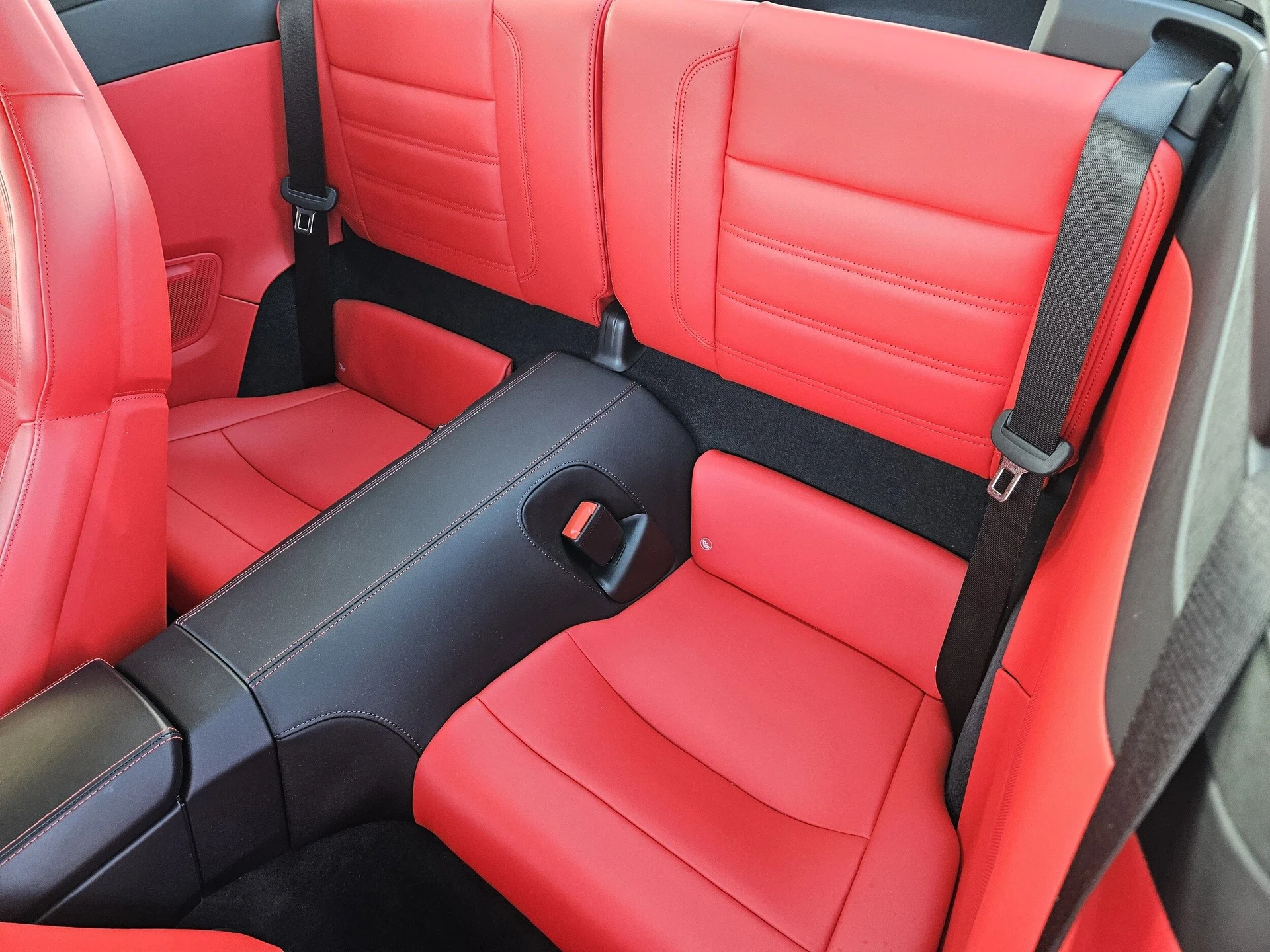 mph027_162668077_a60257d6fd09a63916d9636277d4ec69x_21ac0bf096