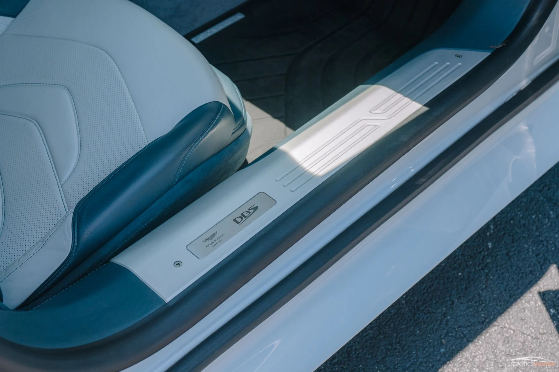 mph027_1627000570_Used_2019_Aston_Martin_DBS_Superleggera_in_White_Stone_w_Carbon_Exterior_1755546225_903fffc35f