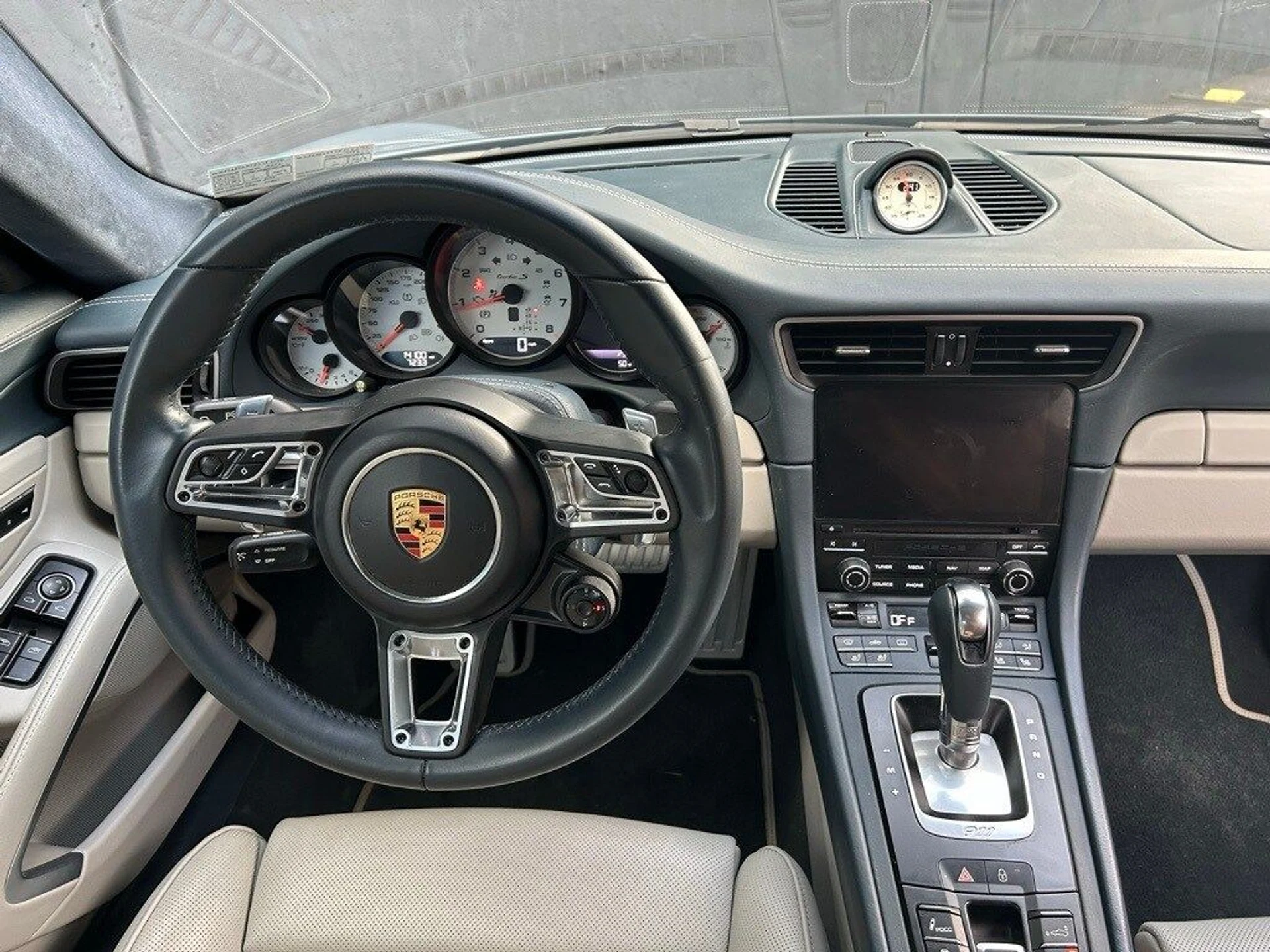 mph027_162856008_361621db17a54f4e78a15a846e94a448x_b5794ed9b5