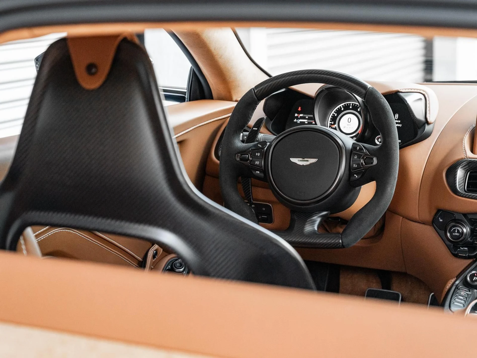 mph027_1630518142_Used_2023_Aston_Martin_Vantage_V12_1780952617_b6a9fdc7b5
