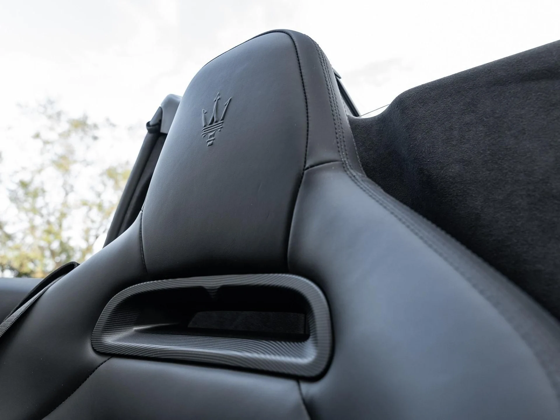 mph027_163856080_Used_2023_Maserati_MC_20_Cielo_1753203988_27b9f5e298