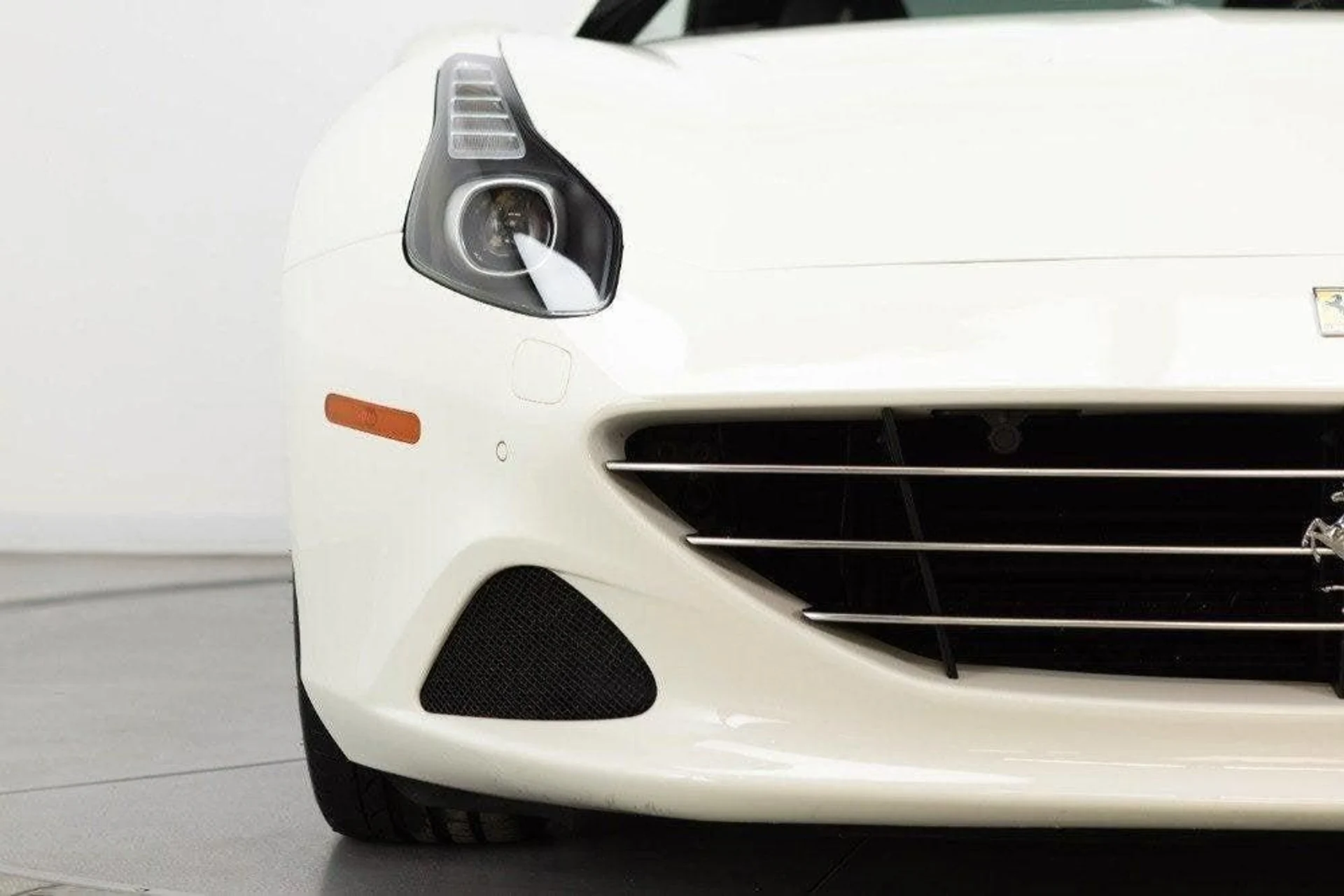 mph027_1650280736_Used_2016_Ferrari_California_T_1777368212_6ff9e9557d