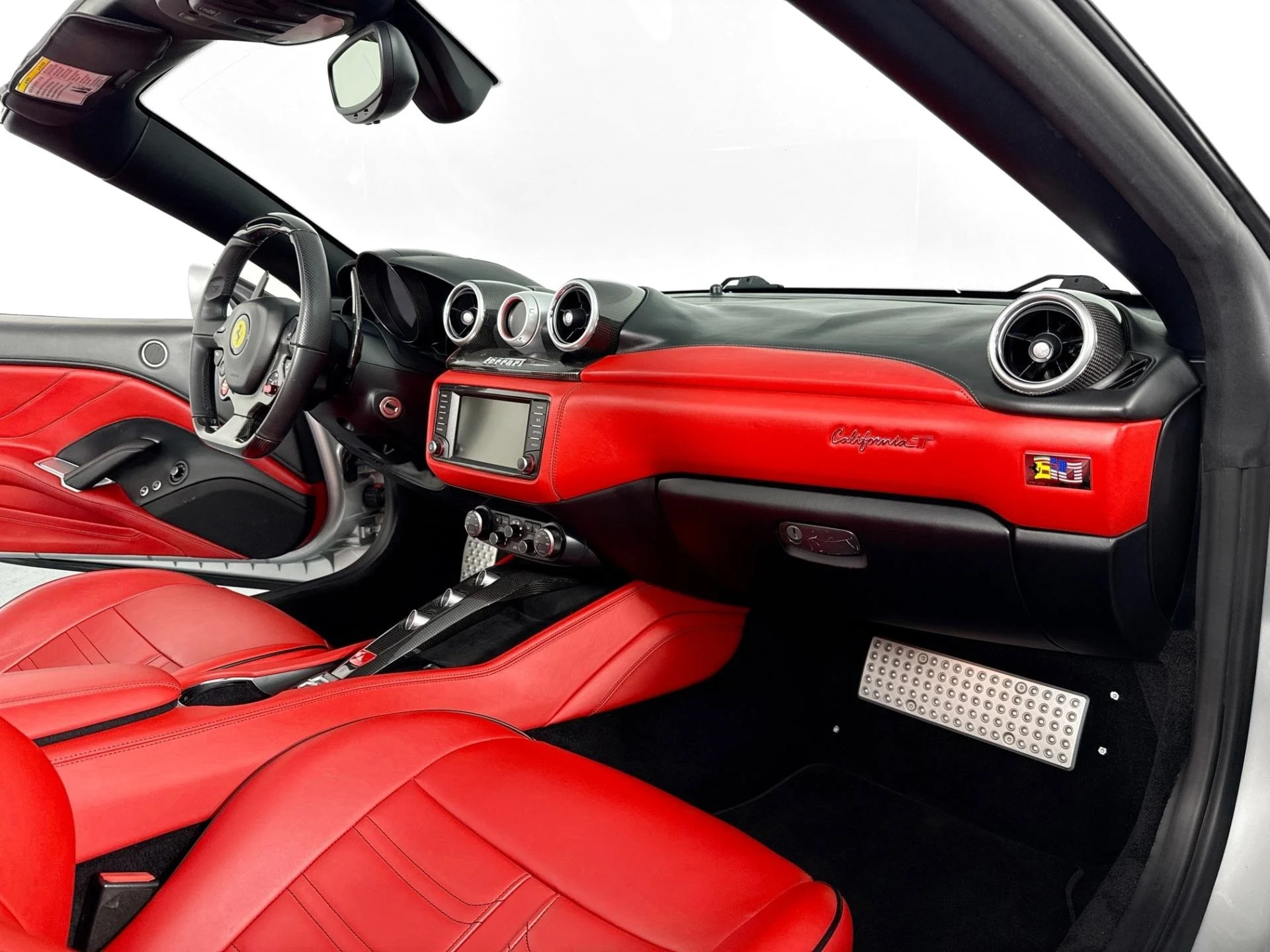 mph027_1652834447_Used_2015_Ferrari_California_T_1782334339_7bde6c25ad