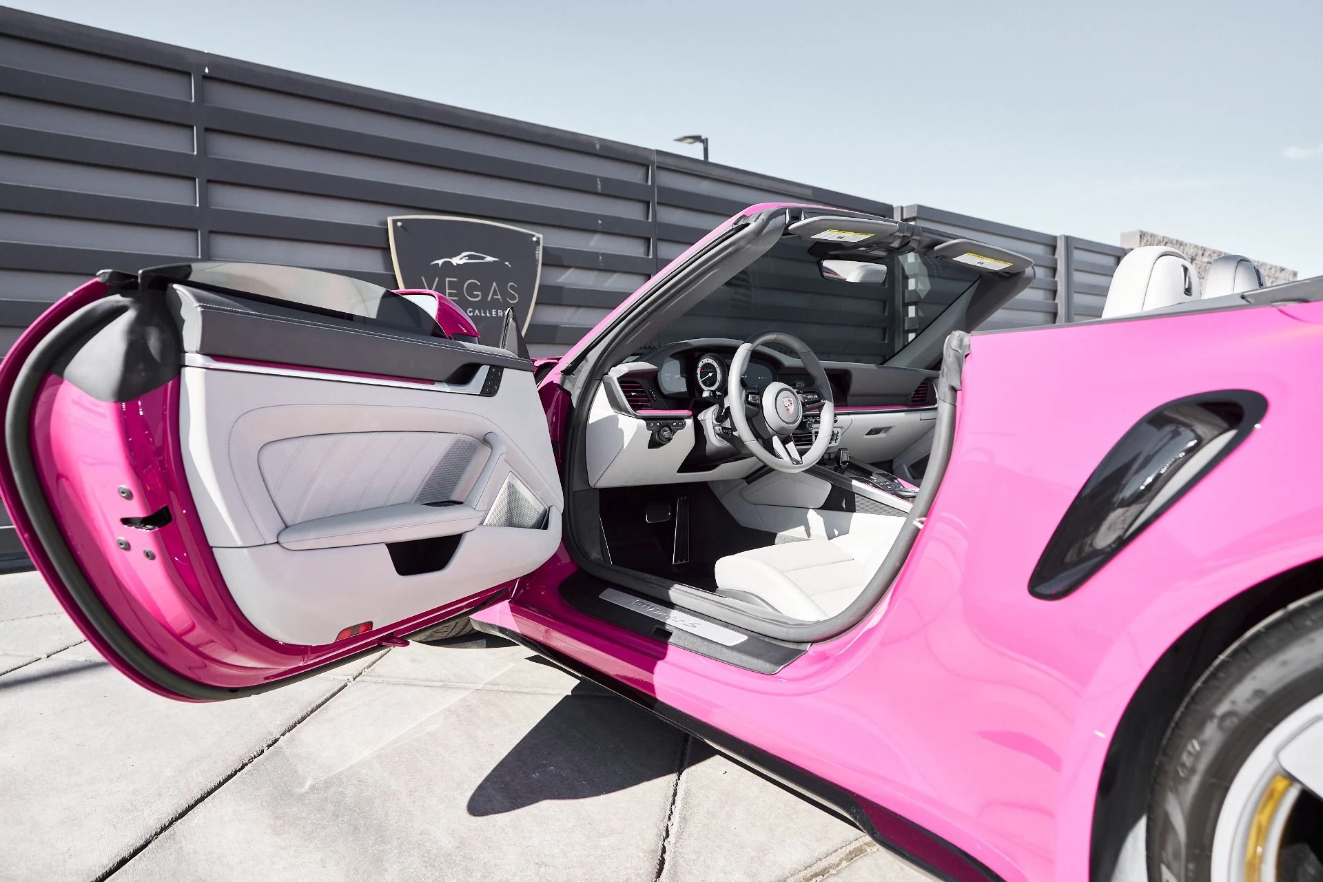 mph027_1659286246_Used_2023_Porsche_911_Turbo_1762568145_a418612cad