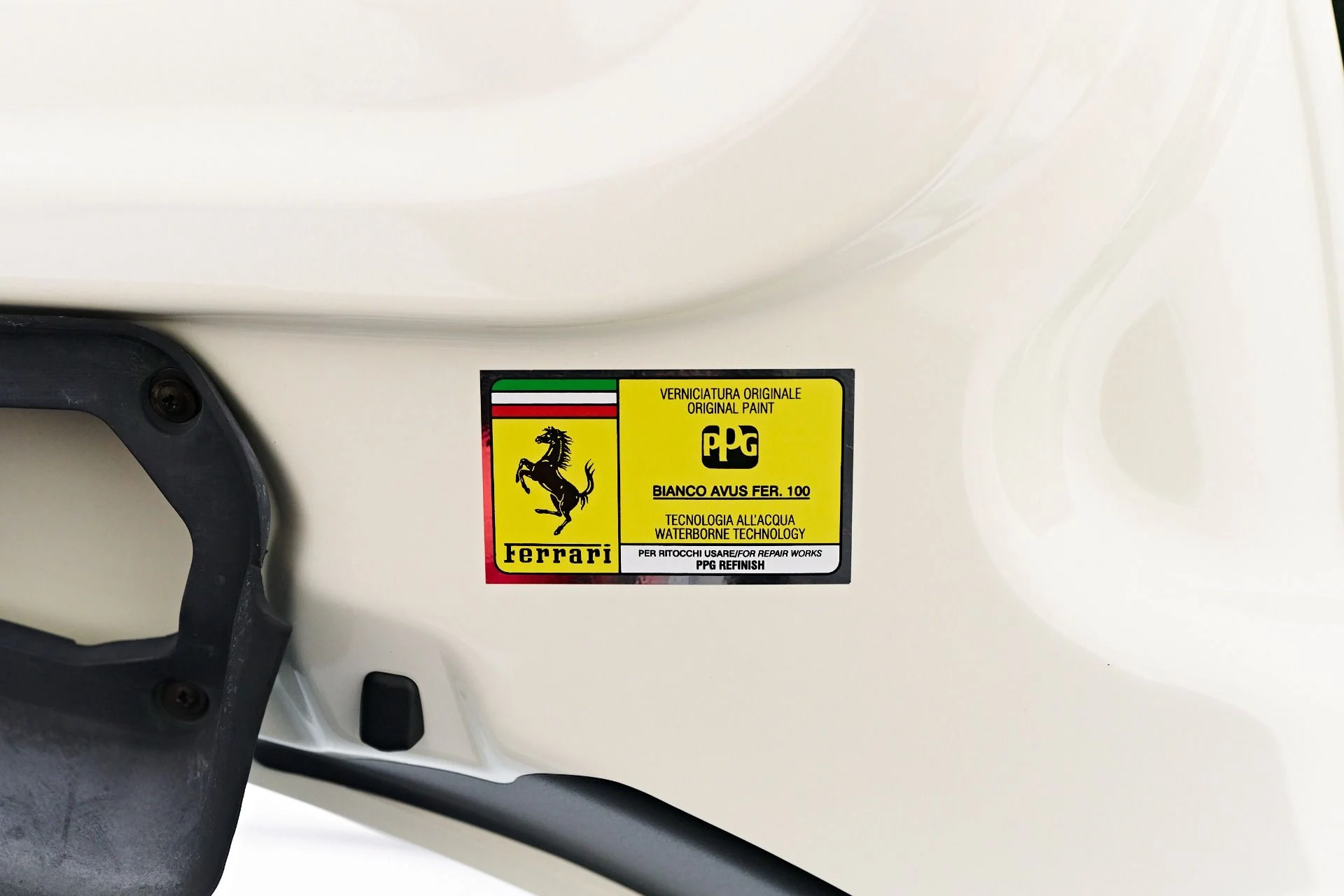 mph027_1660485972_Used_2019_Ferrari_488_Spider_Base_1748546084_f5ef39188e