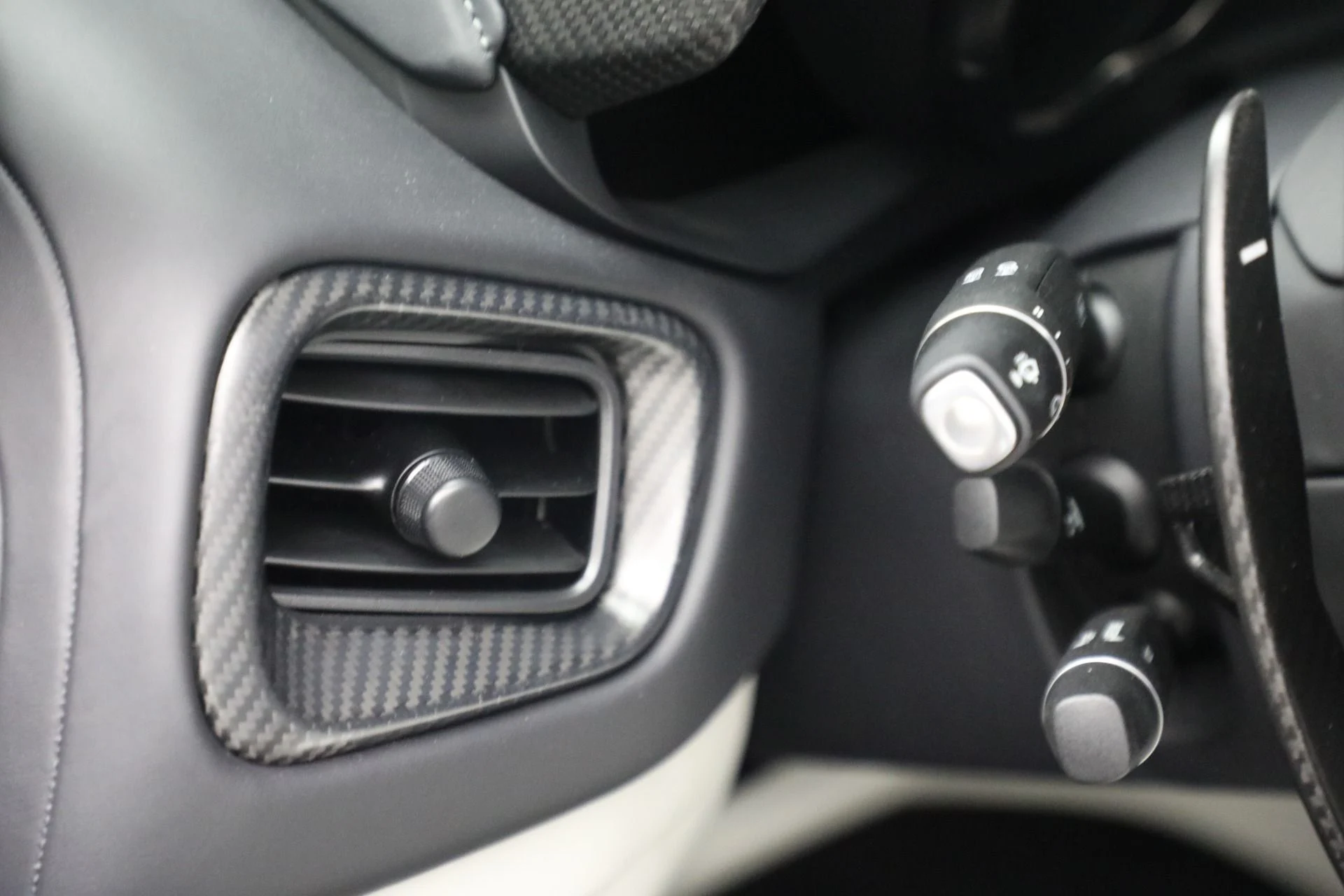 mph027_166124110_Used_2023_Aston_Martin_DBS_770_Ultimate_c13965f1b6