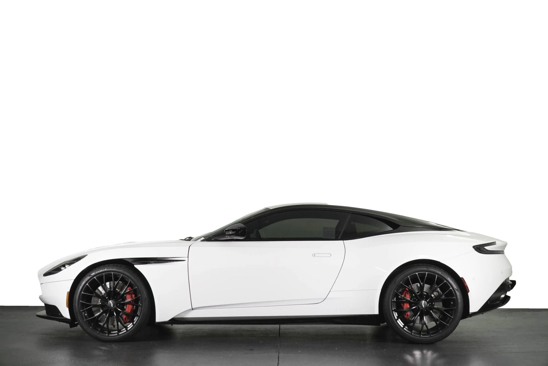 mph027_1664862315_Used_2023_Aston_Martin_DB_11_V8_1785747410_58f8ffd8a2