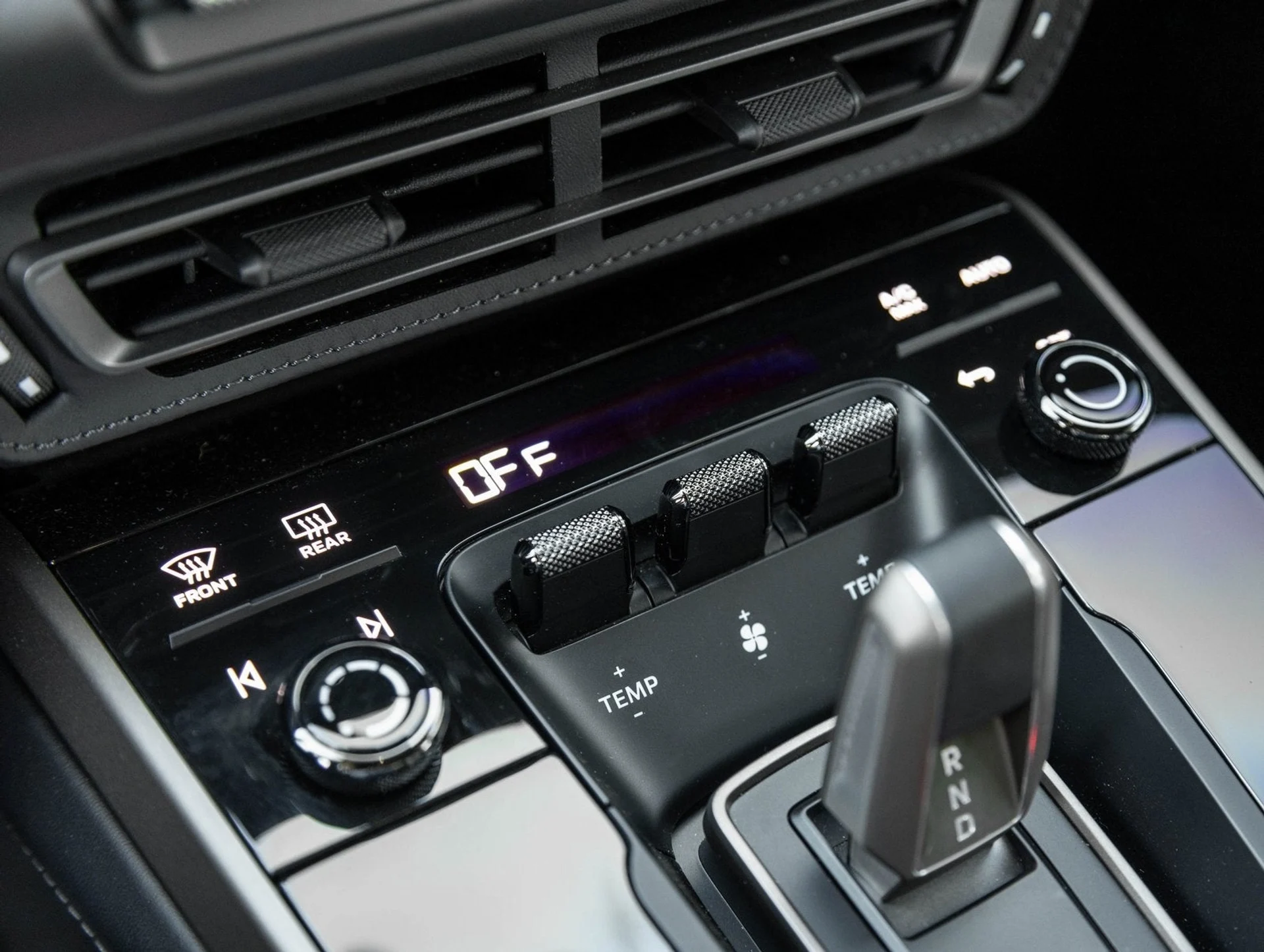 mph027_1665561063_28_e02a54f260