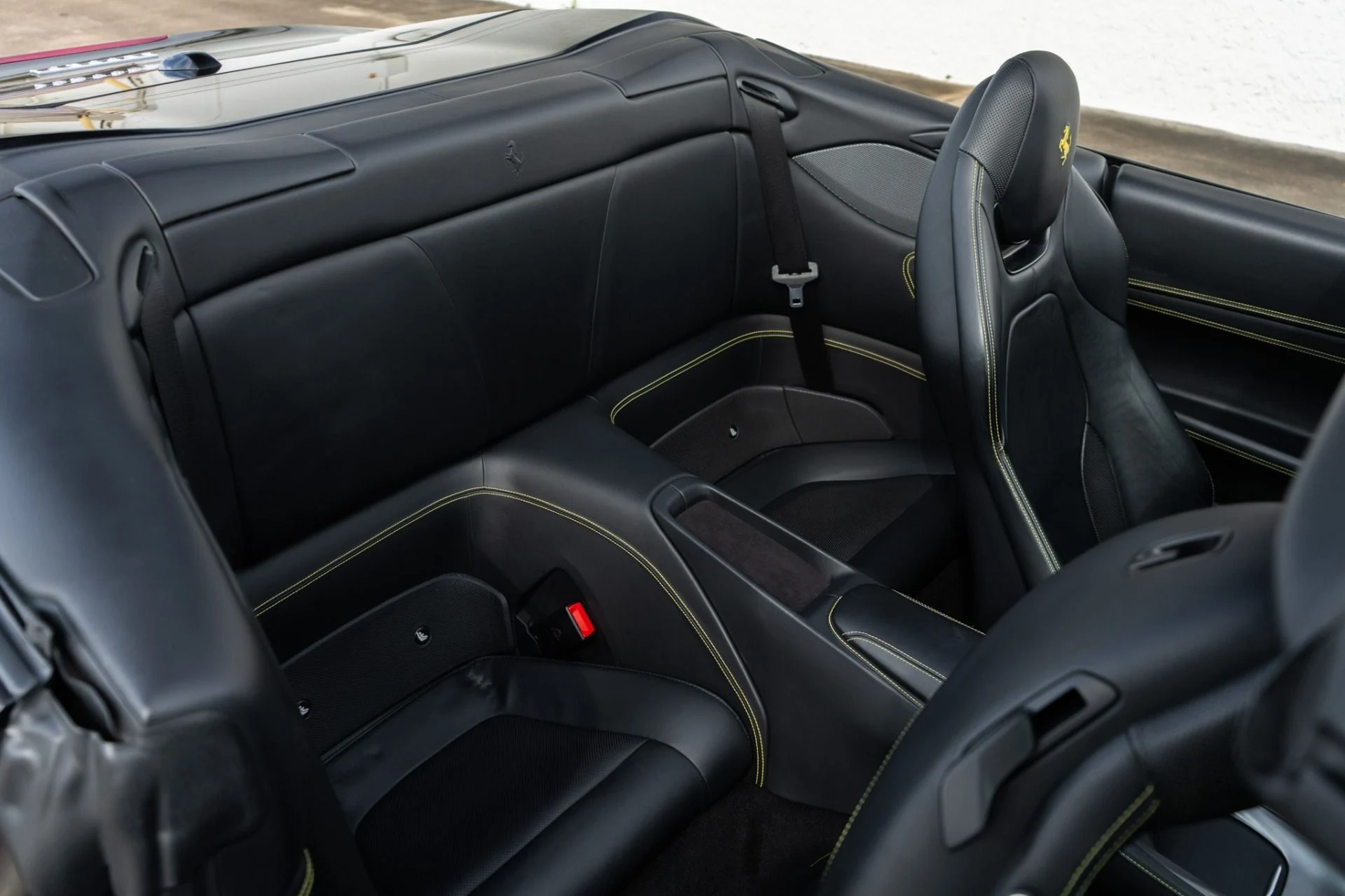 mph027_1678577444_Used_2020_Ferrari_Portofino_1775601900_69a264b28d