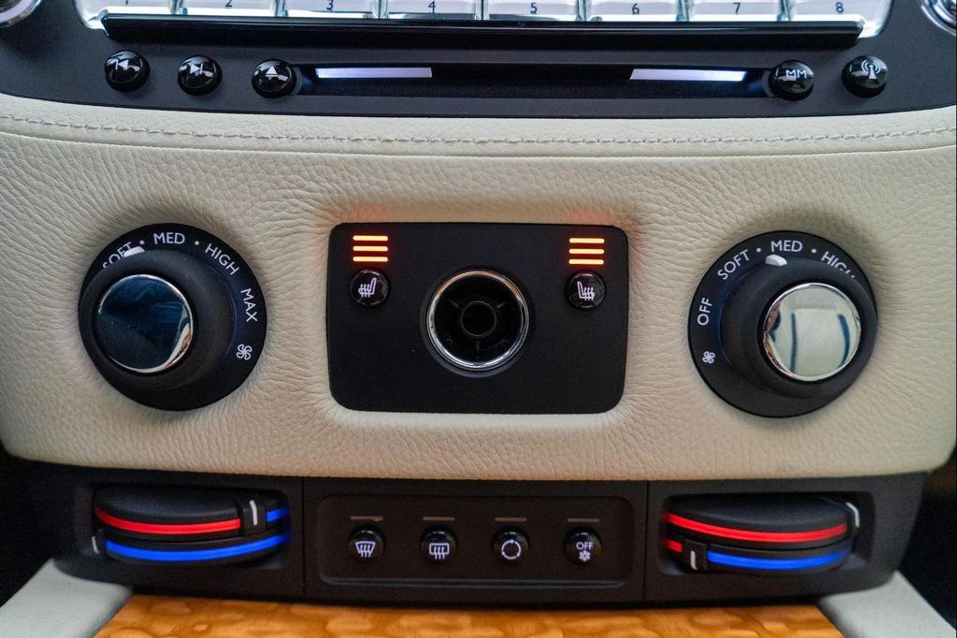 mph027_1681129150_F5r_UM_Dml_Eu_GL_4_Oov_H_Ci4_DF_R6_Kk_3b60a5734f