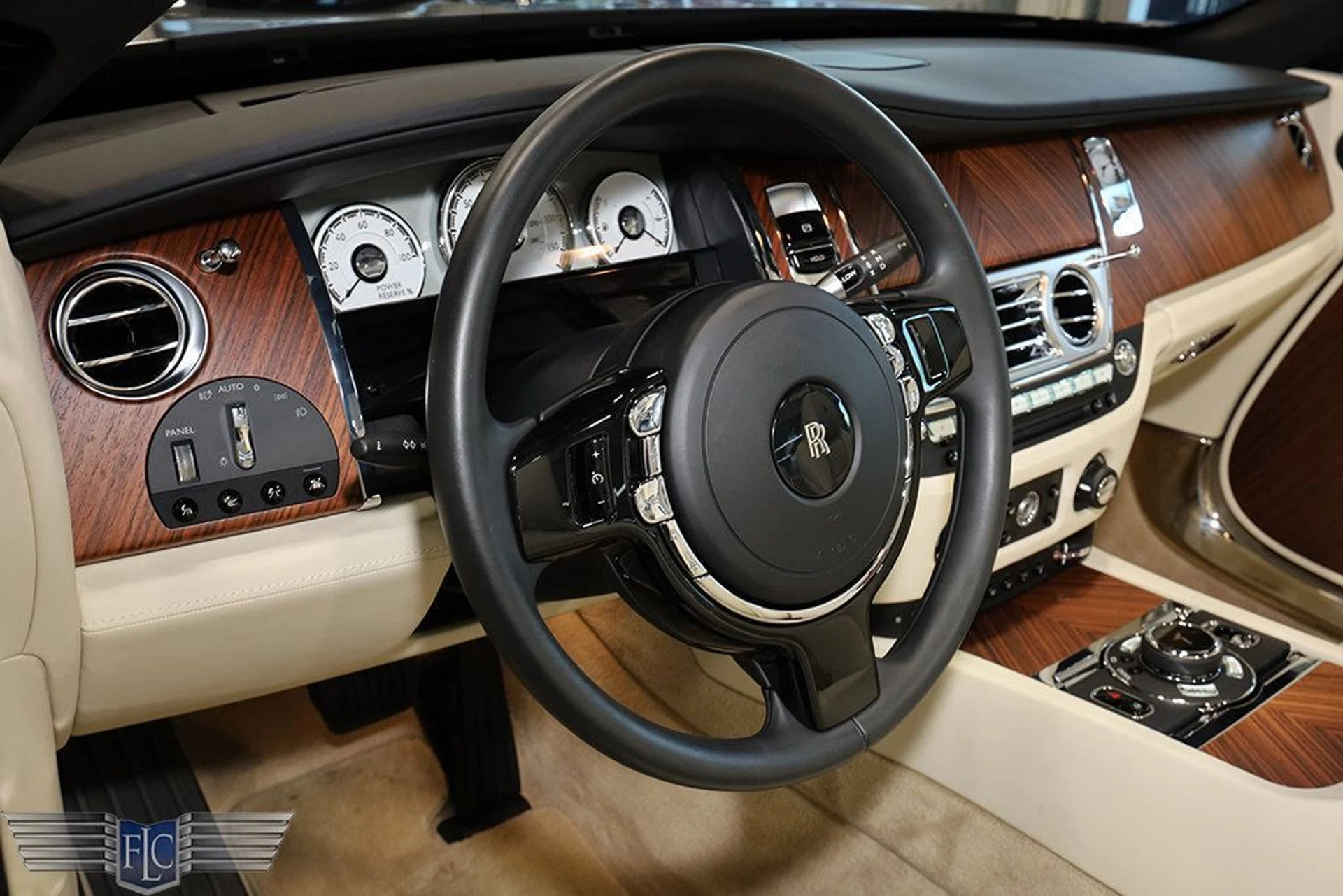 mph027_1684998194_used_2016_rolls_royce_dawn_2drconvertible_9689_23037962_28_1024_693a270664