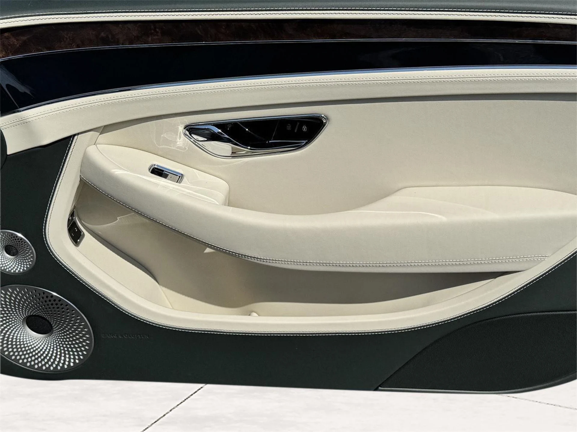 mph027_172033786_e92f1bd9c4ffe644a4a7254341e72f91_f4a41e840f