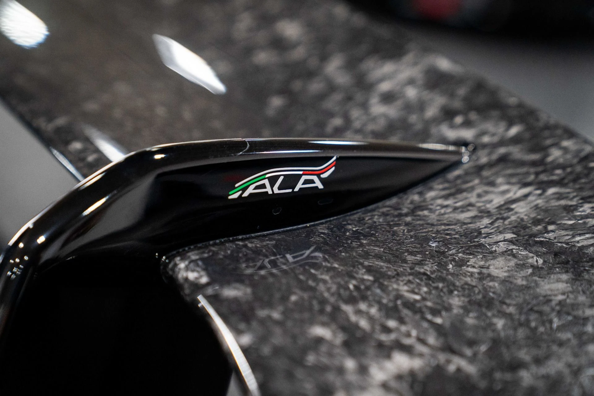 mph027_1721992038_Used_2019_Lamborghini_Huracan_LP_640_4_Performante_1767503962_4653a9f4e4