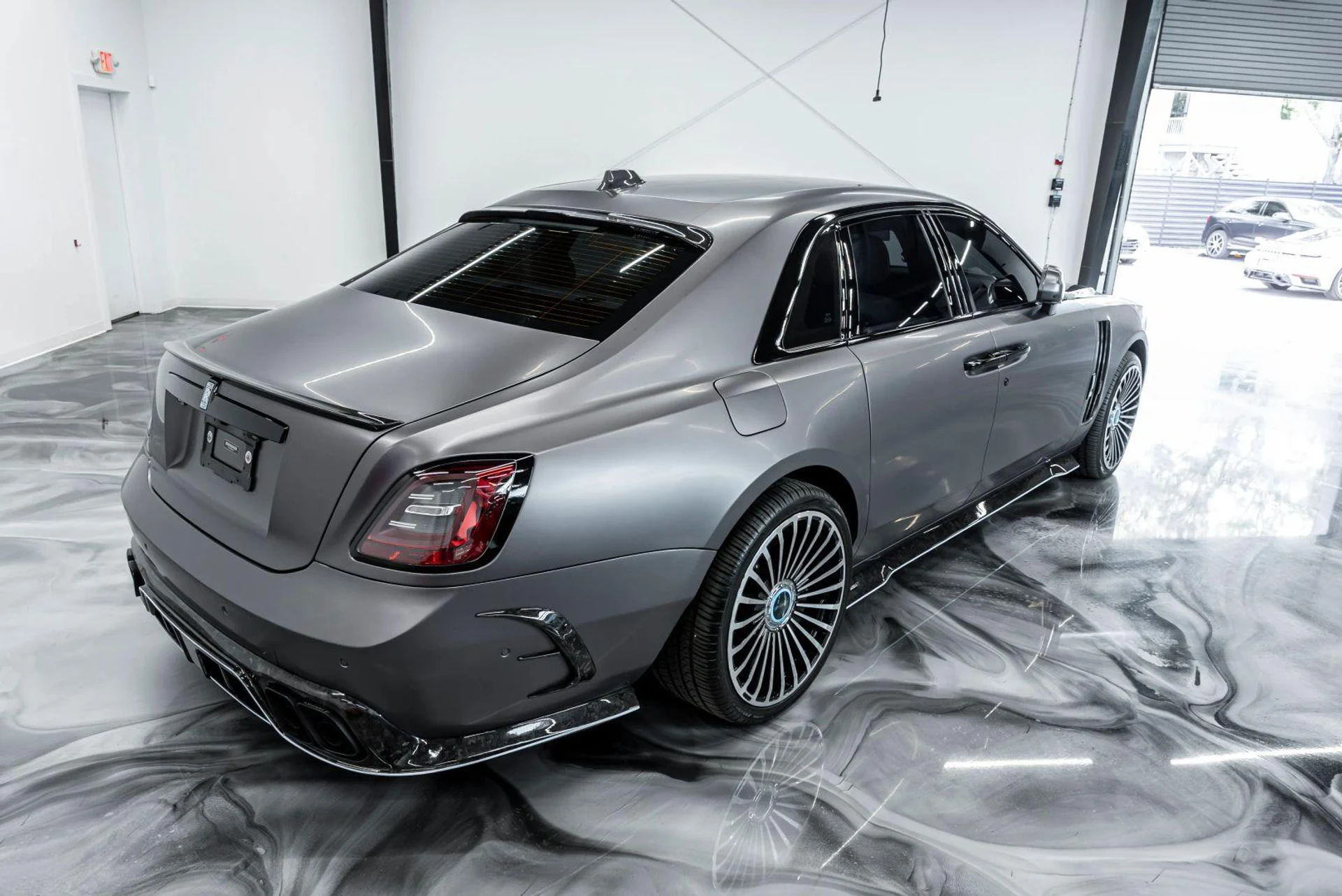 mph027_1725124482_Used_2022_Rolls_Royce_Ghost_Sedan_4_D_1783500945_4db5f025ae