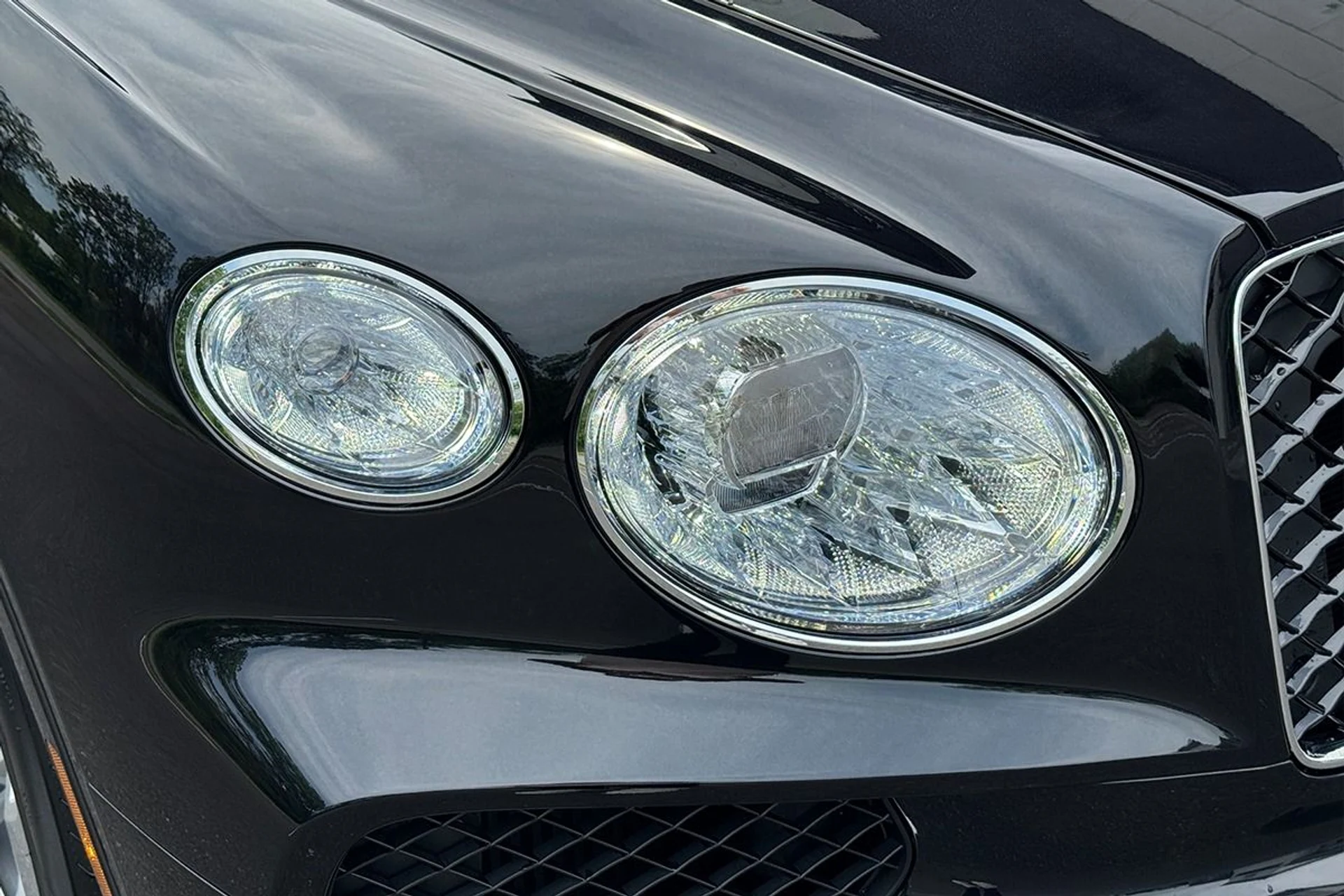 mph027_1731160062_New_2025_Bentley_Bentayga_V8_1749227501_63205fdc1e