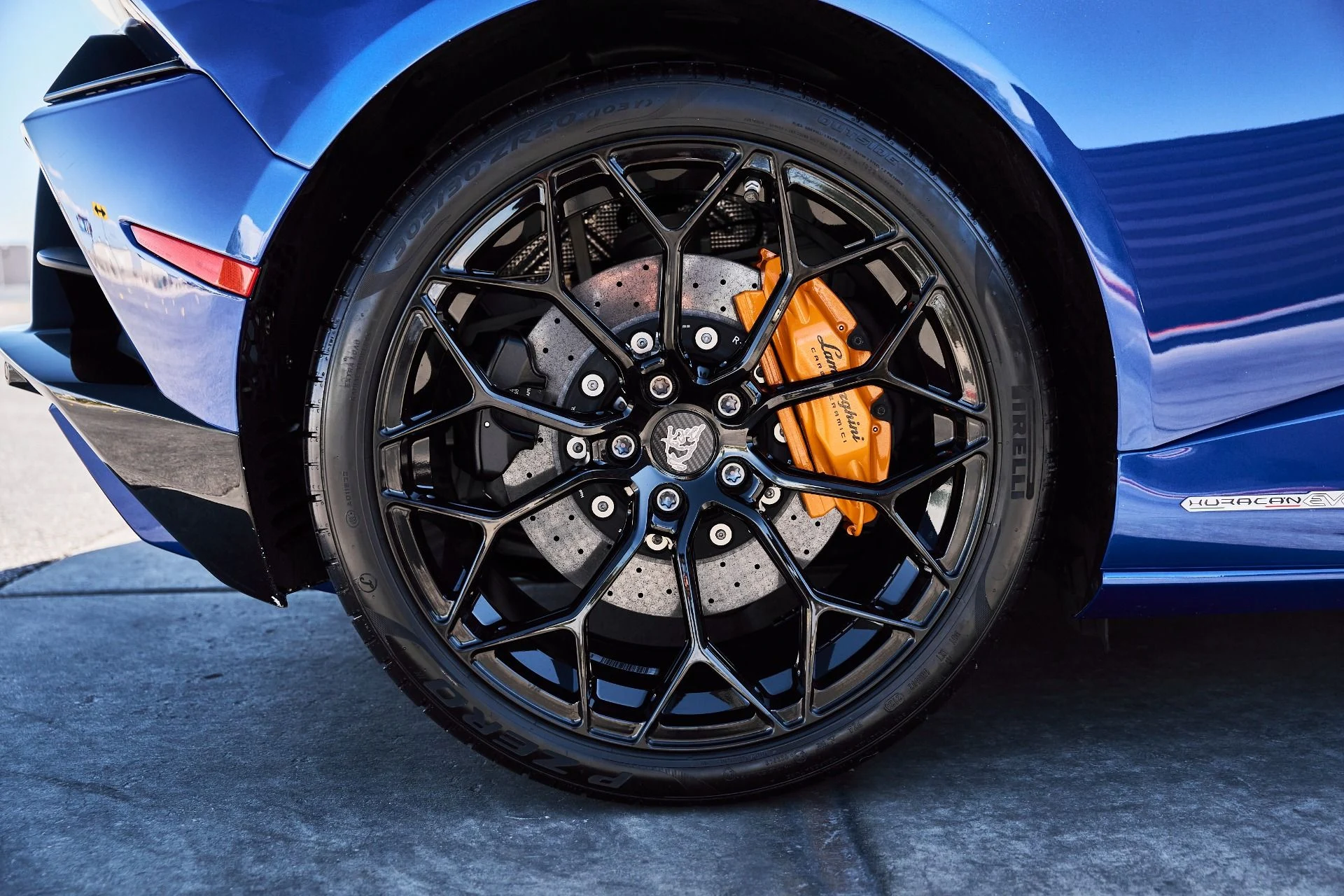 mph027_1736897150_Used_2020_Lamborghini_Huracan_EVO_Base_1777394807_af65b4157e