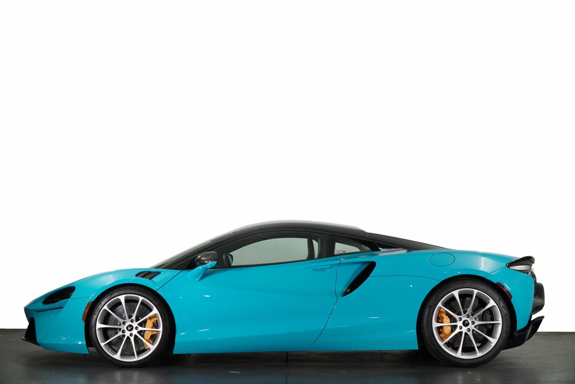 mph027_1738411777_Used_2023_Mc_Laren_Artura_Tech_Lux_1773684552_911372e463