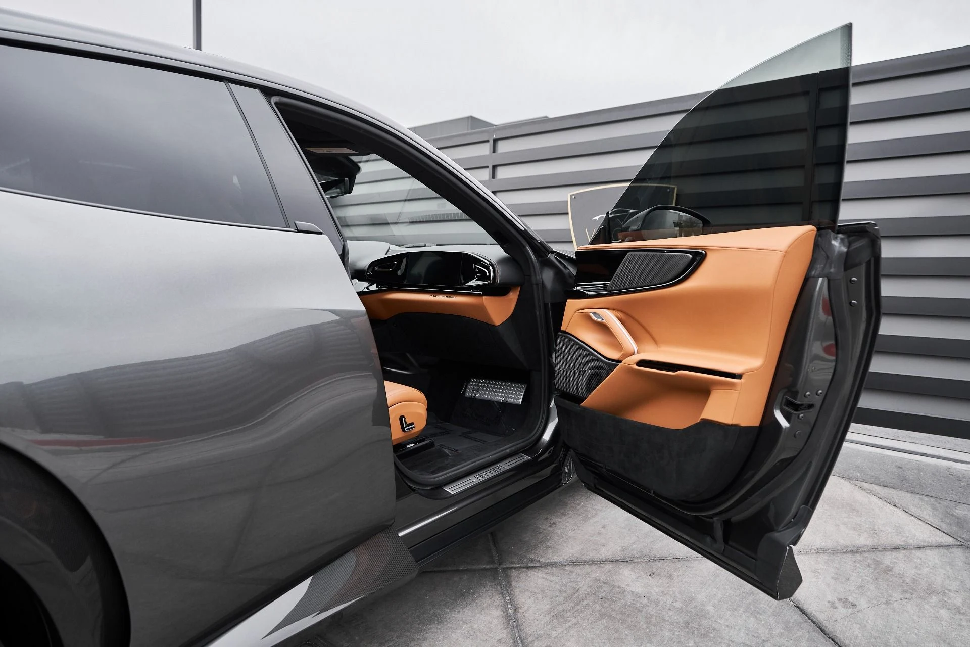 mph027_1739590557_Used_2025_Ferrari_Purosangue_1762993306_b451e828fd