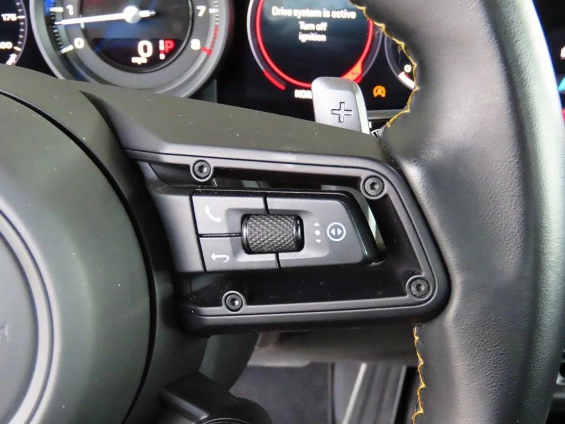 mph027_174062307_1280_609b42bff7